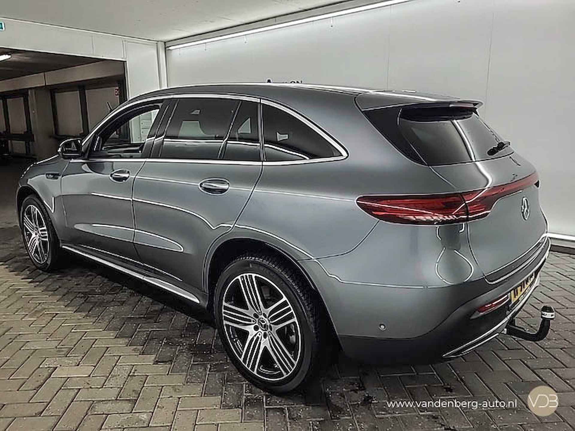 Mercedes-Benz EQC 400 4MATIC Premium SCHUIFDAK LEER BURMESTER - 2/14