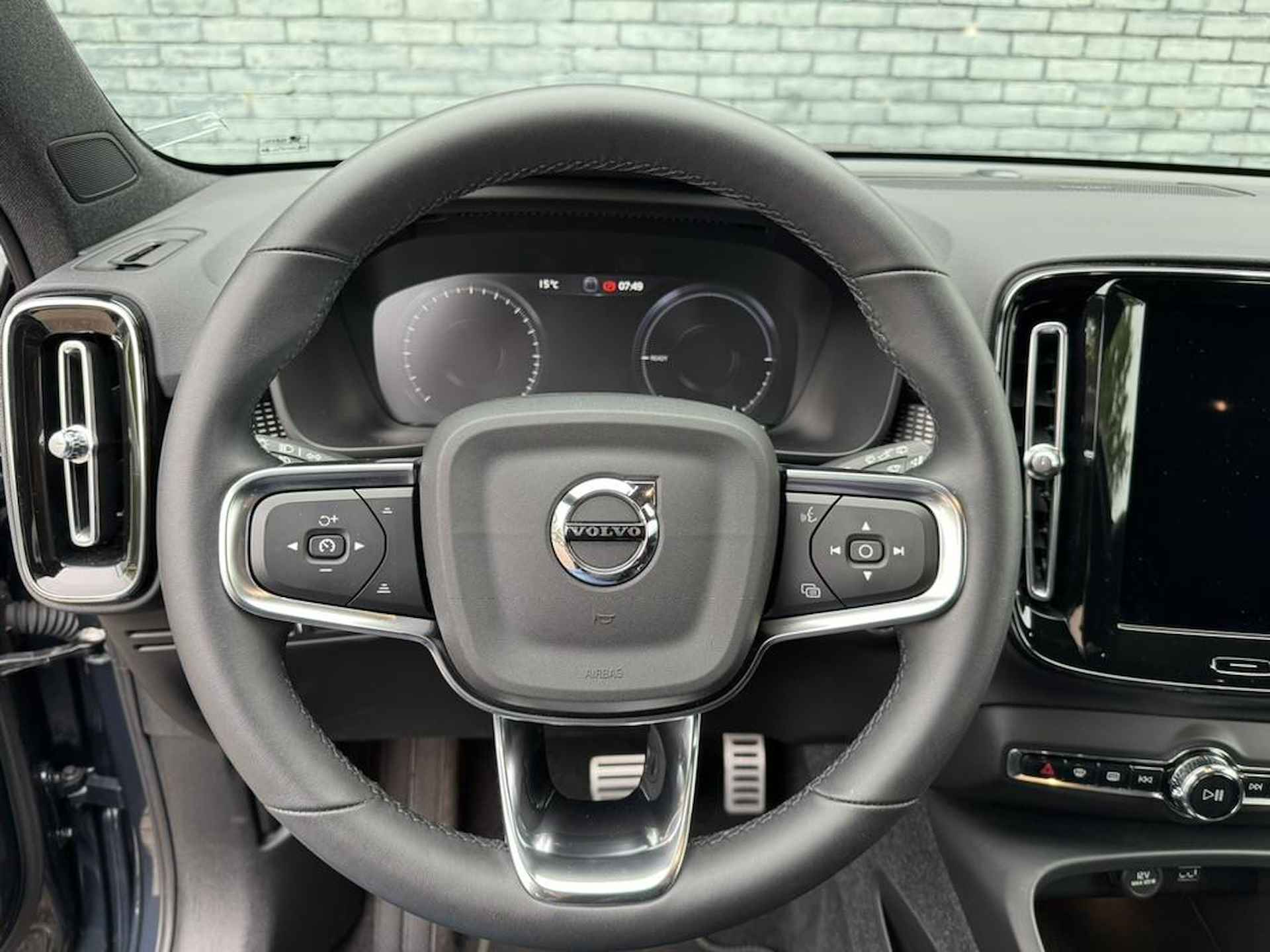 Volvo XC40 1.5 T5 Recharge R-Design I INCL. € 850,00 AFL.KOSTEN + BOVAG GARANTIE - 11/40