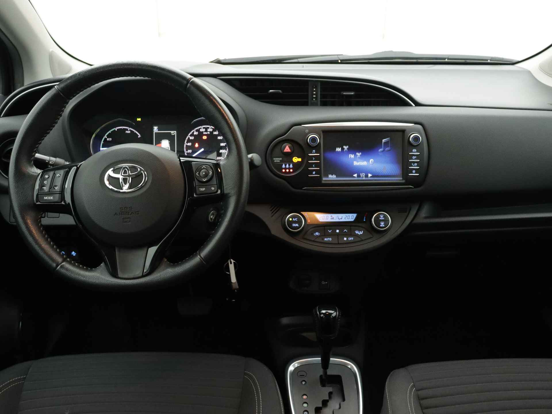 Toyota Yaris 1.5 Hybrid Design Limited | Camera | Climate Control | LM velgen | - 5/40