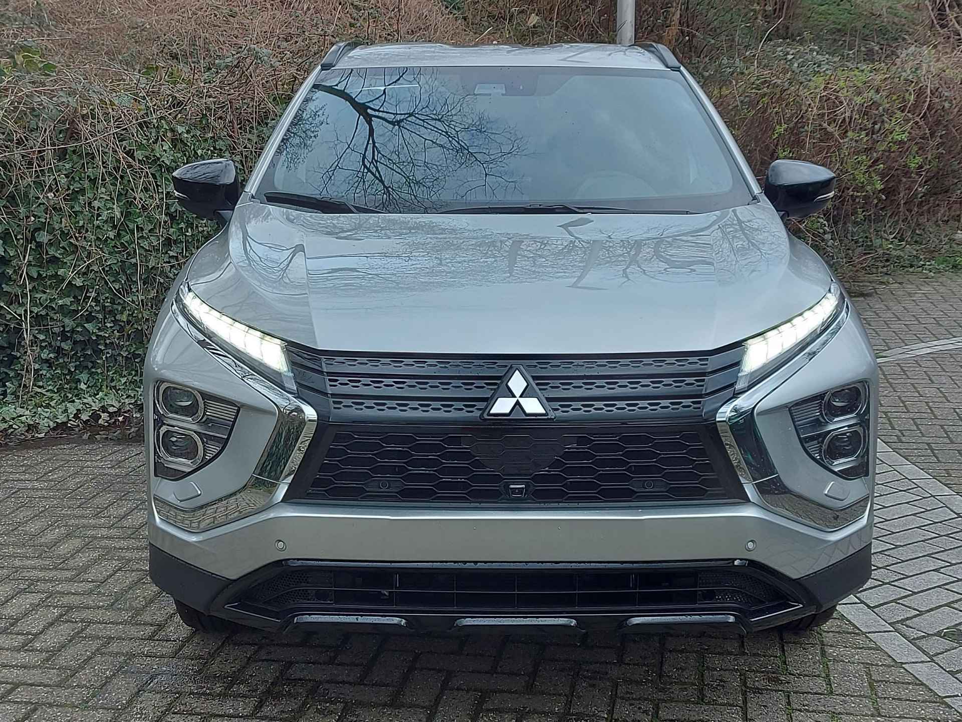 Mitsubishi Eclipse Cross 2.4 PHEV Black Edition | € 8000,- VOORRAAD KORTING | AUTOMAAT | BLINDSPOT | NOODREMSYSTEEM | 4X4 | 360 GRADEN CAMERA | STOEL & STUURVERWARING | - 3/44