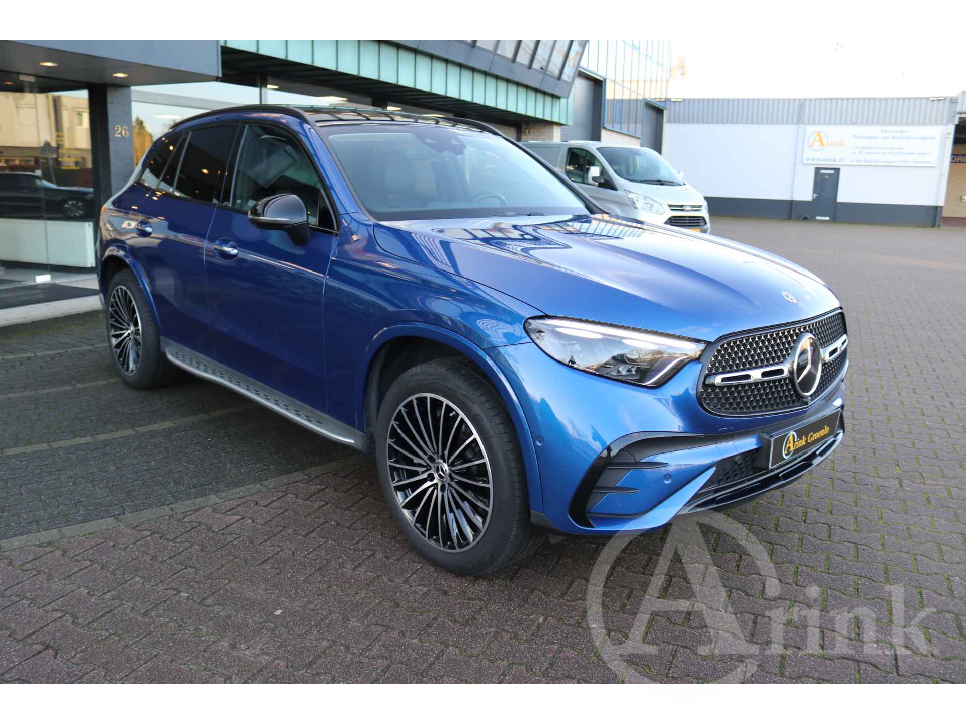 Mercedes-Benz GLC 300e 4MATIC AMG Line Premium Plus, Rijassistentiepakket, Panoramadak - 4/44