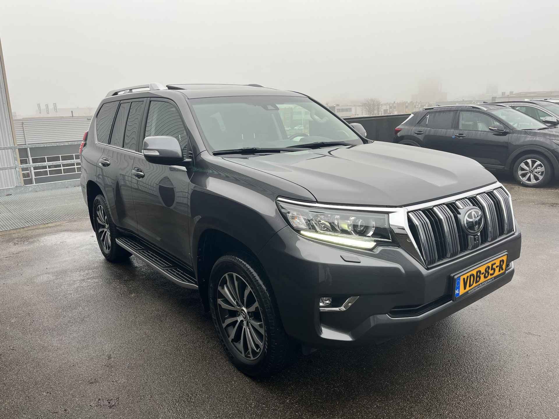 Toyota Land Cruiser 2.8 D-4D-F Executive Window Van Full option, Luchtvering, Trekhaak, Schuif/kanteldak, Lederen bekleding, Seat memory, 360" Camera, JBL, 1e eigenaar, Nieuw geleverd en dealeronderhouden - 6/59