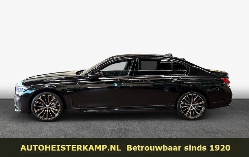 BMW 7 Serie 745Le xDrive High Executive M-Sport ACC Massage Stoelkoeling Panoramadak Head-Up Entertainment