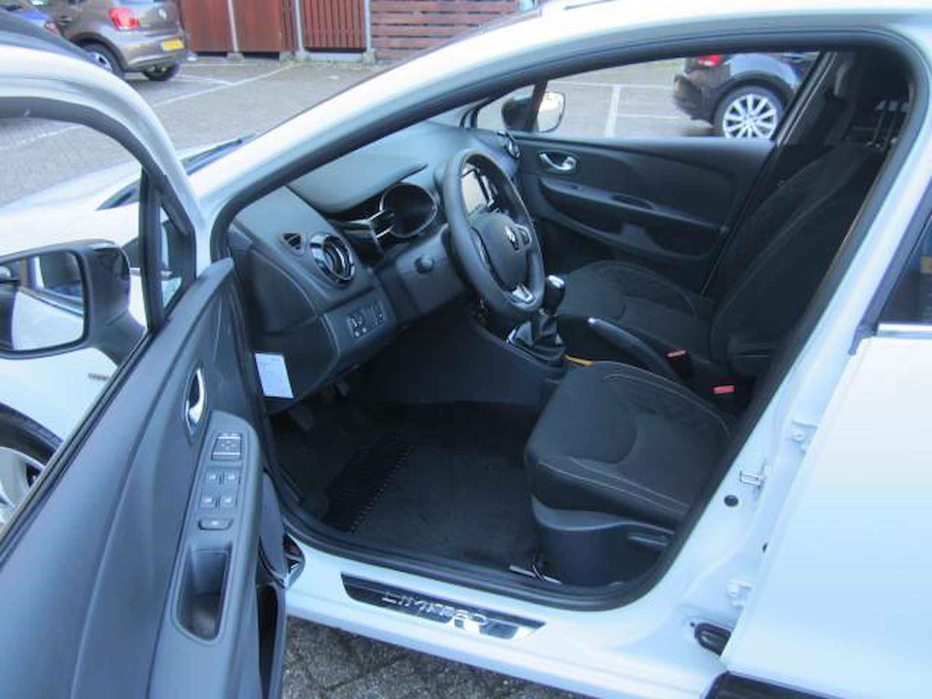 Renault Clio Estate 0.9 TCe Limited - 8/20