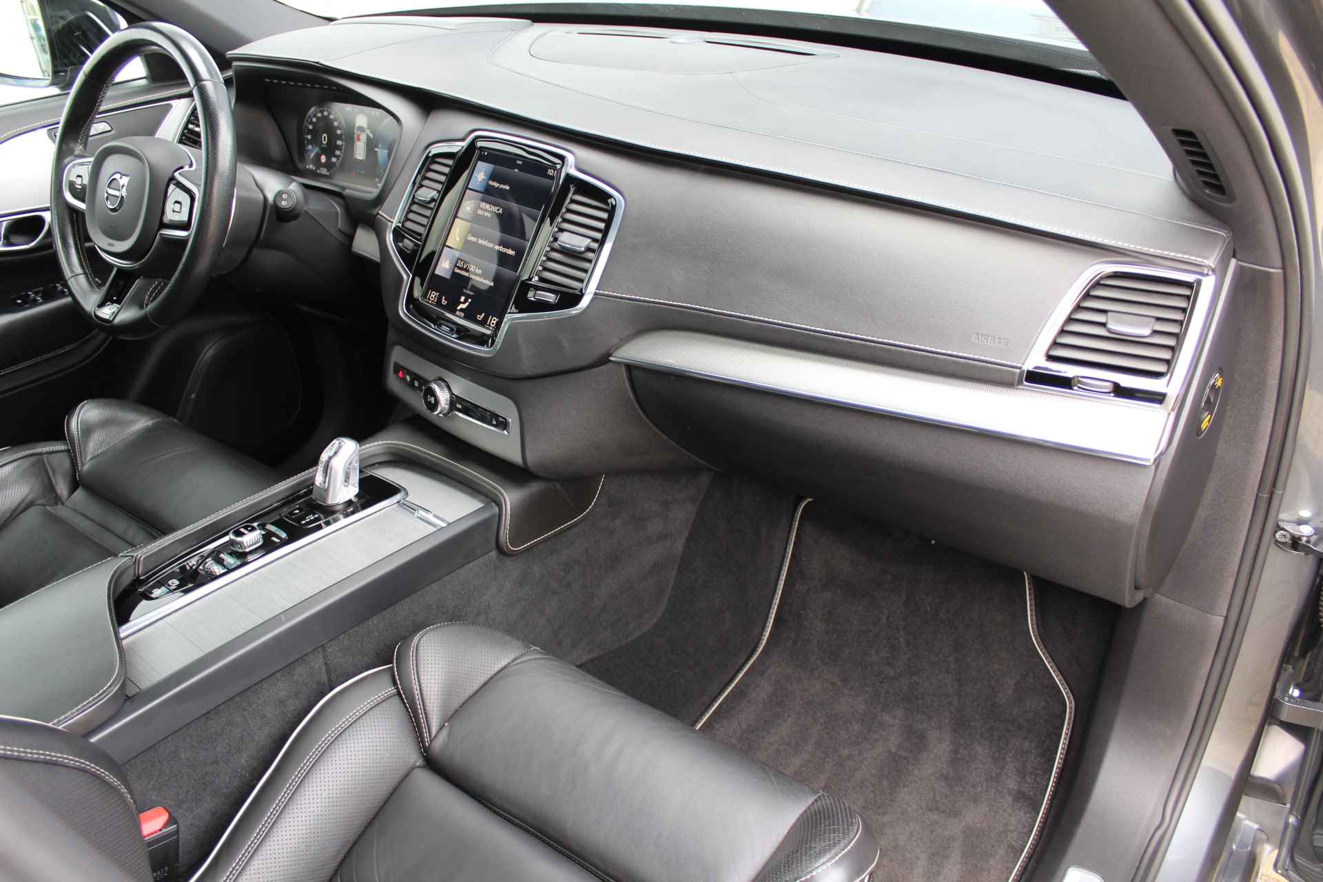 Volvo XC90 2.0 T8 Twin Engine AWD Inscription R-Design | Incl. 1 jaar Garantie | Panorama dak | Elektrische verstelbare stoelen met geheugen | Uitklapbare trekhaak | Achteruitrijcamera | Stoelverwarming | Head up display | Adaptive cruise | Schuif/kantel dak | Virtual cockpit | Luchtvering | Elektrische kofferbak | Schakelmogelijkheid aan stuurwiel | Apple CarPlay/Android auto | Origineel NL auto | NAP | - 43/78