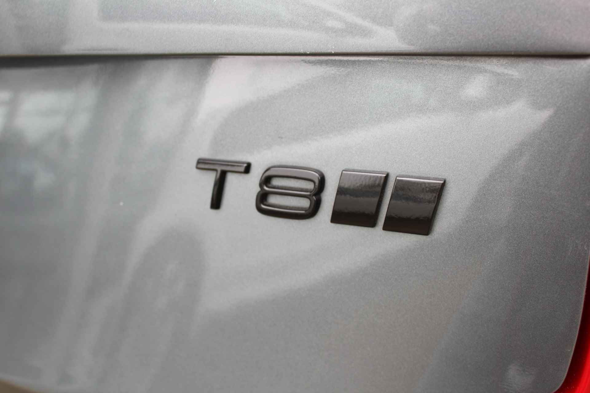Volvo XC90 2.0 T8 Twin Engine AWD Inscription R-Design | Incl. 1 jaar Garantie | Panorama dak | Elektrische verstelbare stoelen met geheugen | Uitklapbare trekhaak | Achteruitrijcamera | Stoelverwarming | Head up display | Adaptive cruise | Schuif/kantel dak | Virtual cockpit | Luchtvering | Elektrische kofferbak | Schakelmogelijkheid aan stuurwiel | Apple CarPlay/Android auto | Origineel NL auto | NAP | - 11/78