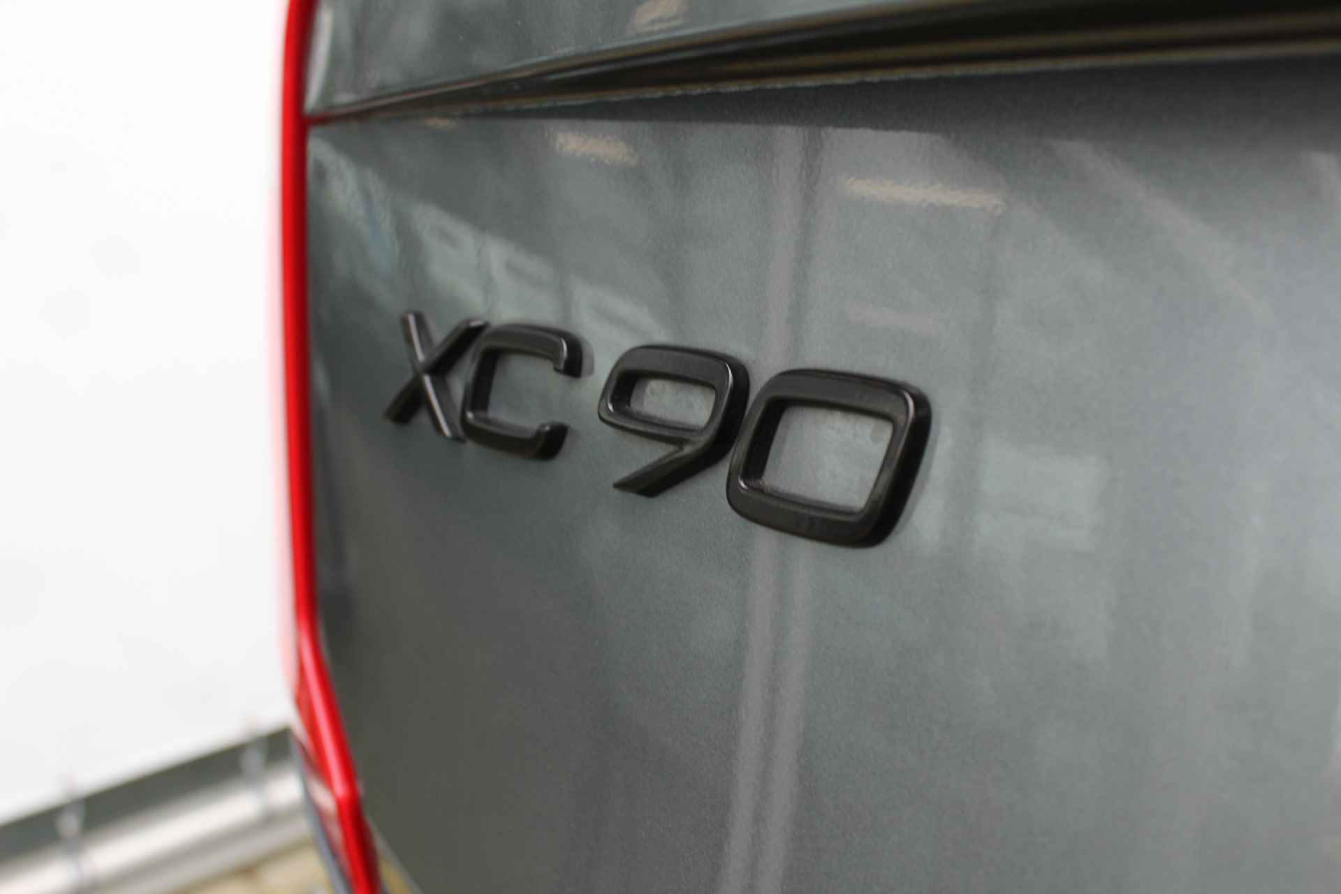 Volvo XC90 2.0 T8 Twin Engine AWD Inscription R-Design | Incl. 1 jaar Garantie | Panorama dak | Elektrische verstelbare stoelen met geheugen | Uitklapbare trekhaak | Achteruitrijcamera | Stoelverwarming | Head up display | Adaptive cruise | Schuif/kantel dak | Virtual cockpit | Luchtvering | Elektrische kofferbak | Schakelmogelijkheid aan stuurwiel | Apple CarPlay/Android auto | Origineel NL auto | NAP | - 12/78