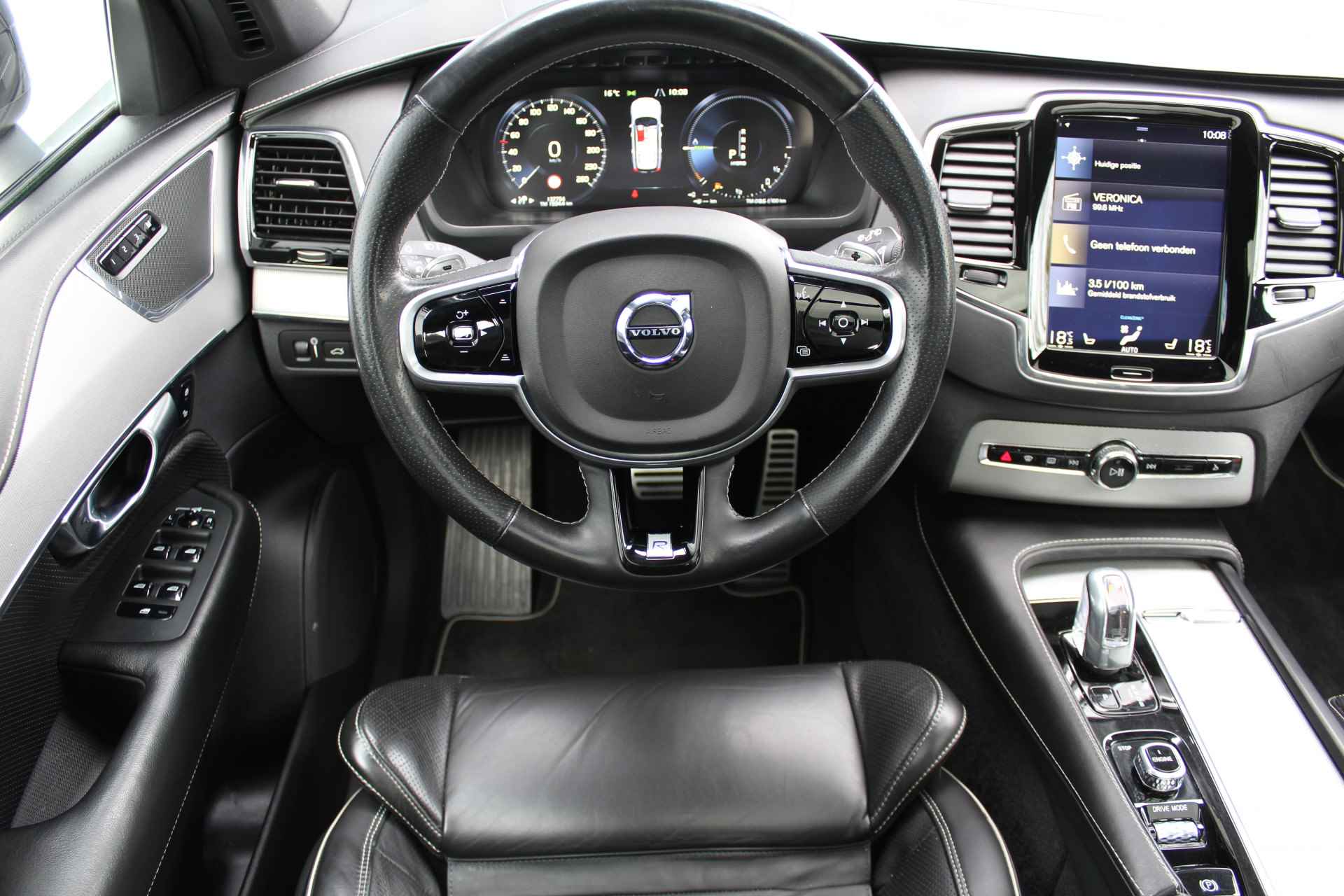 Volvo XC90 2.0 T8 Twin Engine AWD Inscription R-Design | Incl. 1 jaar Garantie | Panorama dak | Elektrische verstelbare stoelen met geheugen | Uitklapbare trekhaak | Achteruitrijcamera | Stoelverwarming | Head up display | Adaptive cruise | Schuif/kantel dak | Virtual cockpit | Luchtvering | Elektrische kofferbak | Schakelmogelijkheid aan stuurwiel | Apple CarPlay/Android auto | Origineel NL auto | NAP | - 34/78