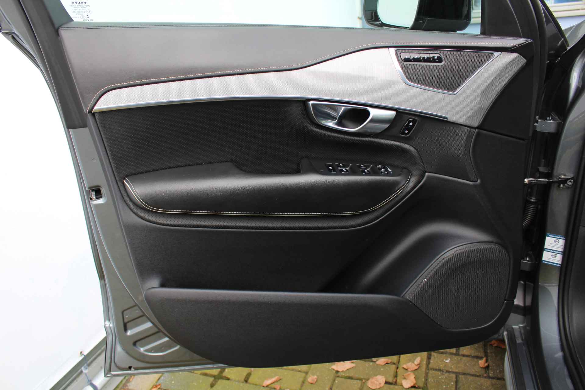 Volvo XC90 2.0 T8 Twin Engine AWD Inscription R-Design | Incl. 1 jaar Garantie | Panorama dak | Elektrische verstelbare stoelen met geheugen | Uitklapbare trekhaak | Achteruitrijcamera | Stoelverwarming | Head up display | Adaptive cruise | Schuif/kantel dak | Virtual cockpit | Luchtvering | Elektrische kofferbak | Schakelmogelijkheid aan stuurwiel | Apple CarPlay/Android auto | Origineel NL auto | NAP | - 35/78