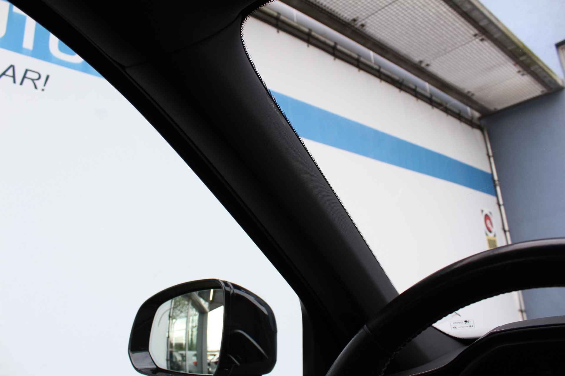 Volvo XC90 2.0 T8 Twin Engine AWD Inscription R-Design | Incl. 1 jaar Garantie | Panorama dak | Elektrische verstelbare stoelen met geheugen | Uitklapbare trekhaak | Achteruitrijcamera | Stoelverwarming | Head up display | Adaptive cruise | Schuif/kantel dak | Virtual cockpit | Luchtvering | Elektrische kofferbak | Schakelmogelijkheid aan stuurwiel | Apple CarPlay/Android auto | Origineel NL auto | NAP | - 71/78