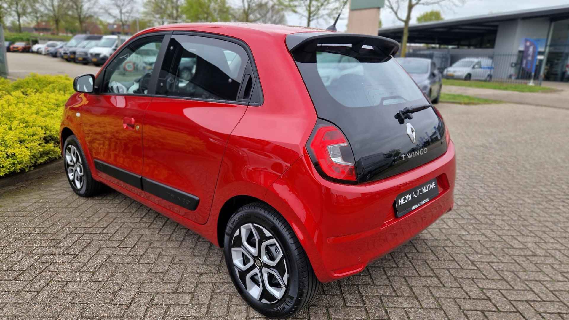 Renault Twingo Z.E. R80 E-Tech 22 kWh SUBSIDIE MOGELIJK! "Clima, Navi via Carplay/Android Auto, PDC" - 8/27