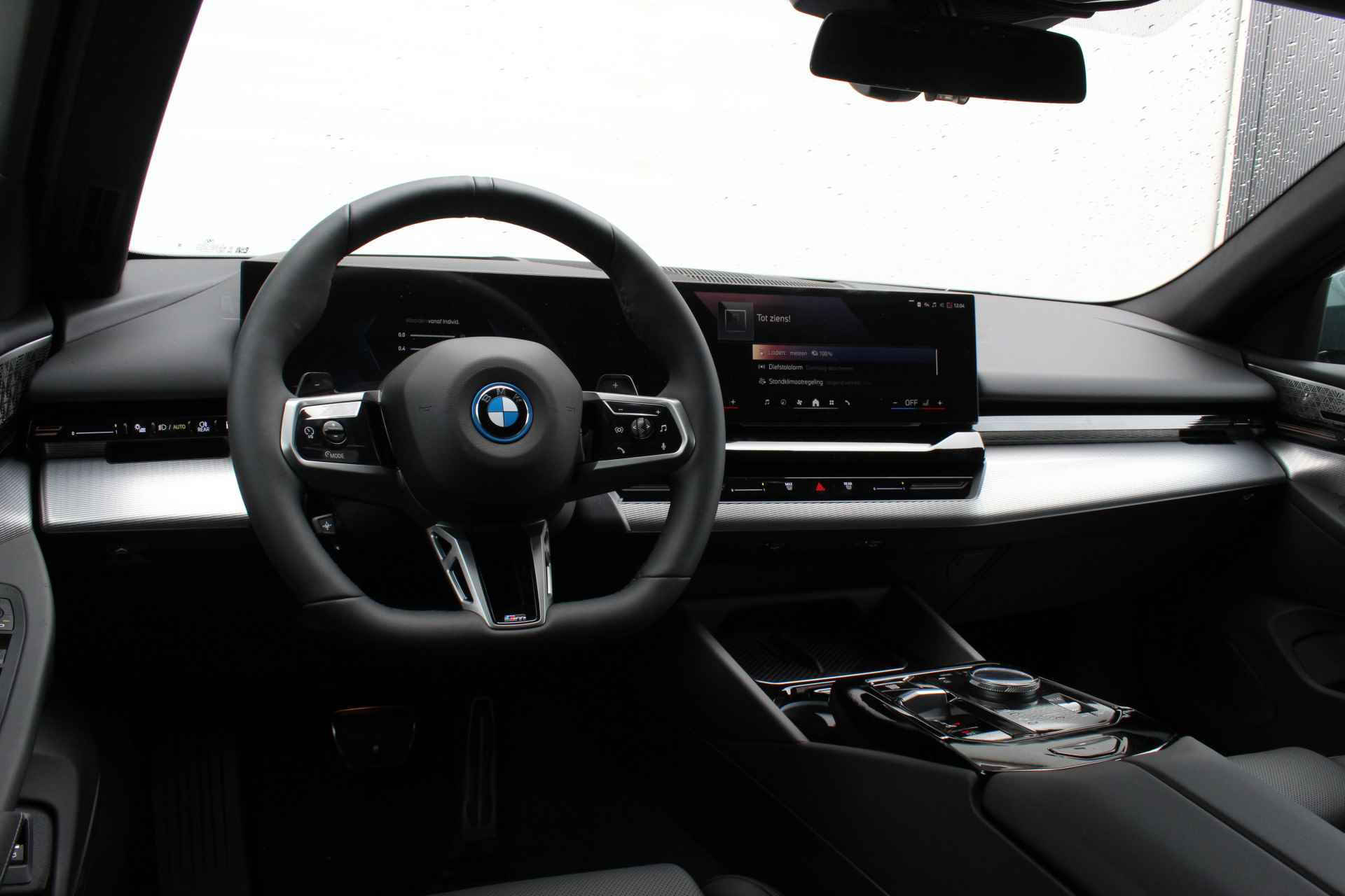 BMW 5 Serie Touring 530e High Executive M Sport Automaat / Panoramadak / Trekhaak / Bowers & Wilkins / Stoelventilatie / Parking Assistant Professional / Adaptieve LED - 26/28