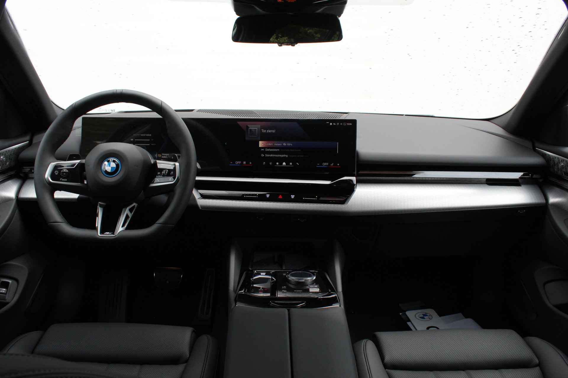 BMW 5 Serie Touring 530e High Executive M Sport Automaat / Panoramadak / Trekhaak / Bowers & Wilkins / Stoelventilatie / Parking Assistant Professional / Adaptieve LED - 27/28