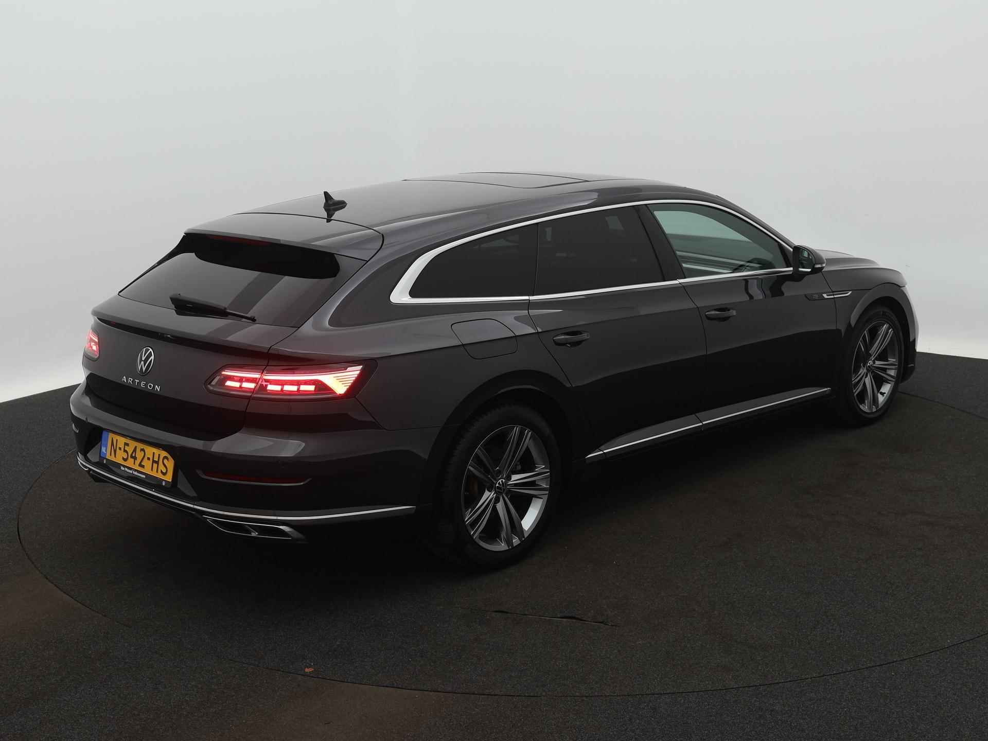 Volkswagen Arteon Shooting Brake 2.0 TSI R-Line Business+ 190 PK | R-Line | Automaat | Panoramadak | Navigatie | Parkeersensoren | Achteruitrijcamera | Keyless | Stoelverwarming | Stuurverwarming | Climatronic | Digital Cockpit | Elektrische achterklep | - 5/25