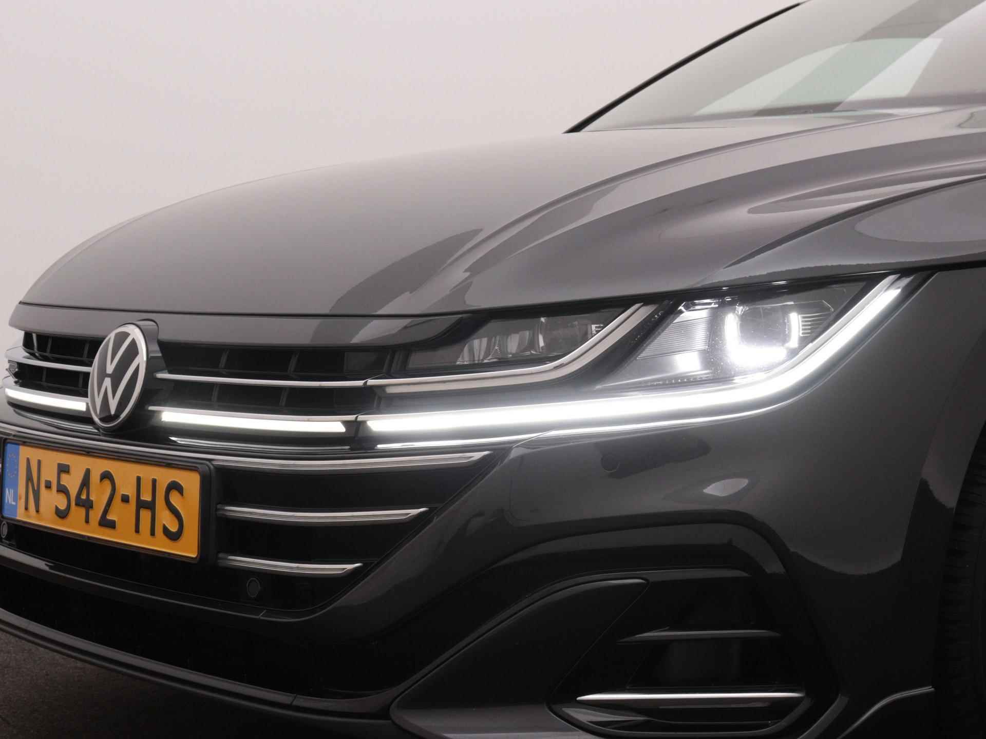 Volkswagen Arteon Shooting Brake 2.0 TSI R-Line Business+ 190 PK | R-Line | Automaat | Panoramadak | Navigatie | Parkeersensoren | Achteruitrijcamera | Keyless | Stoelverwarming | Stuurverwarming | Climatronic | Digital Cockpit | Elektrische achterklep | - 20/25