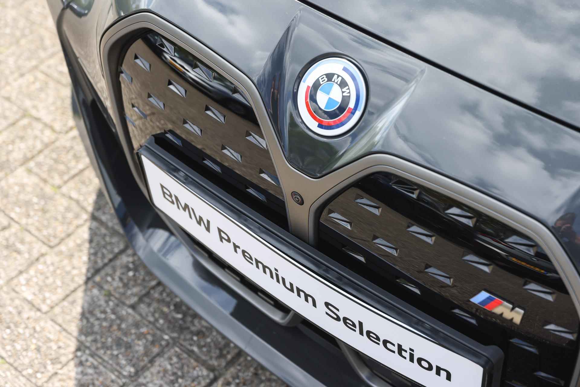 BMW i4 M50 High Executive 84 kWh / BMW M 50 Jahre uitvoering / Schuif-kanteldak / Adaptief M Onderstel / Laserlight / M Sportstoelen / Driving Assistant Professional / Comfort Access - 31/40