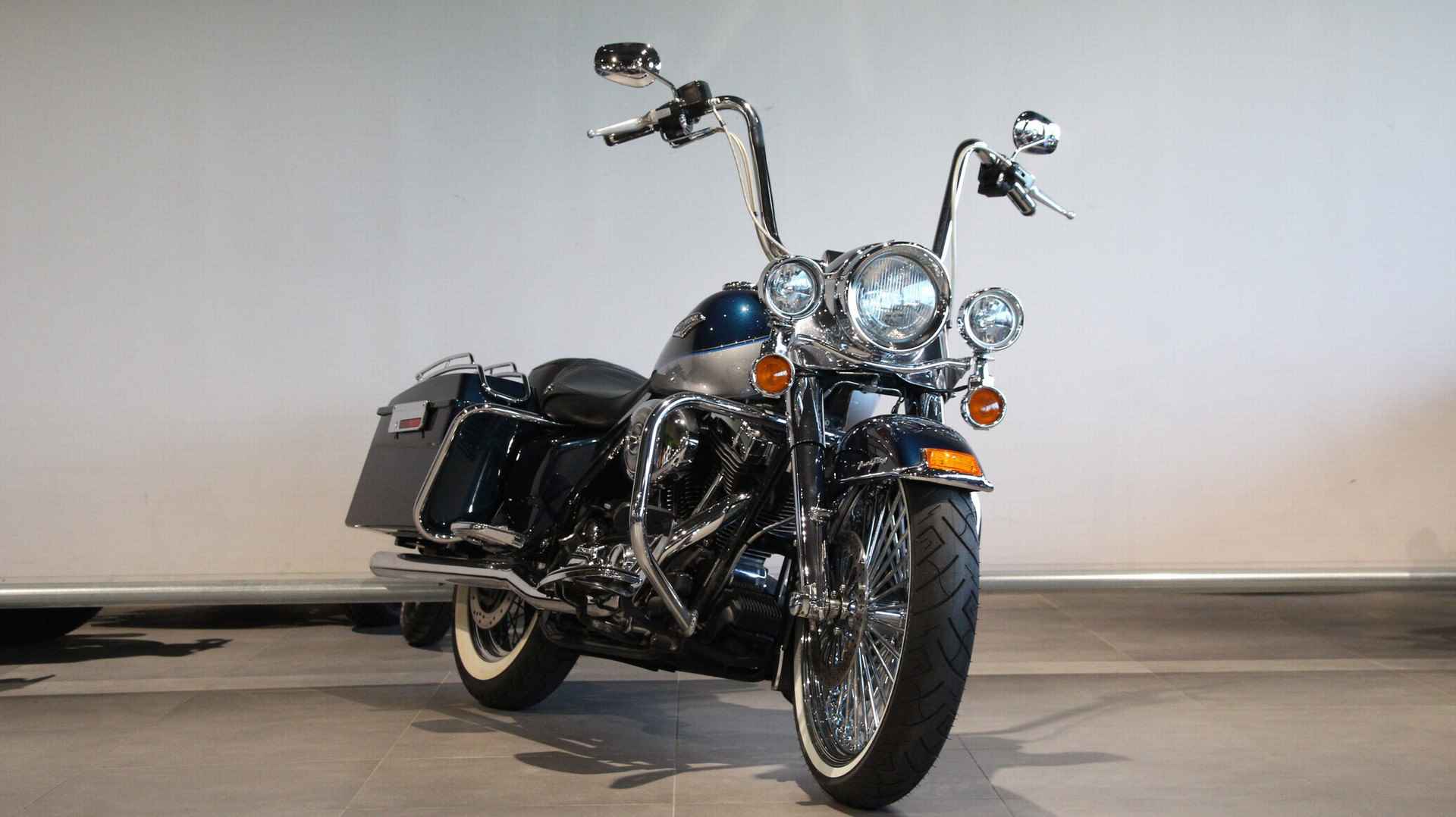 Harley-Davidson ROAD KING CLASSIC - 3/14