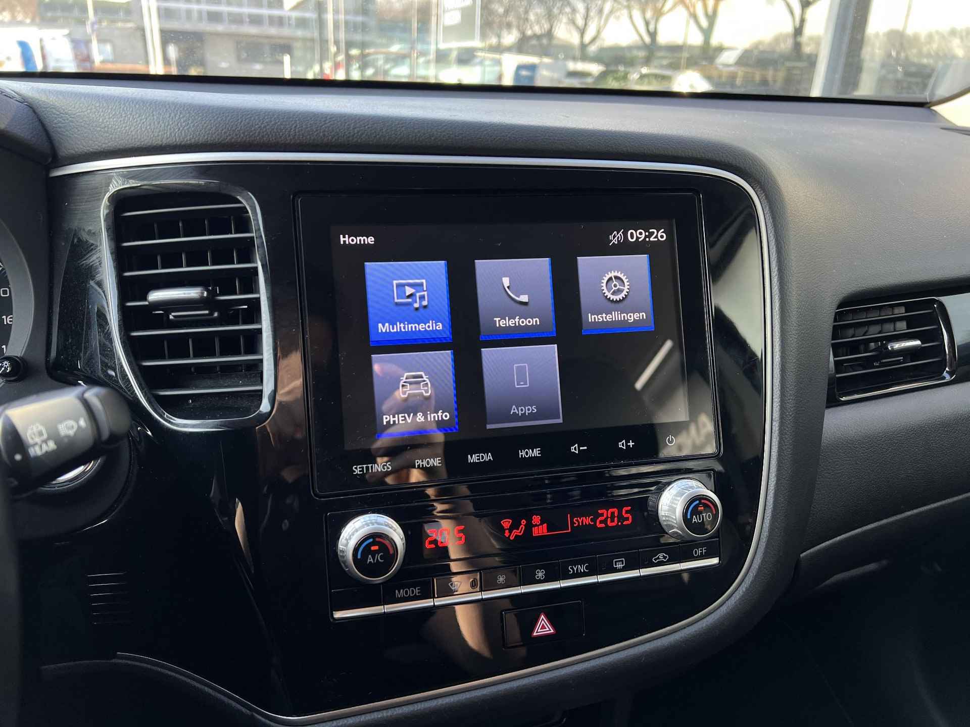 Mitsubishi Outlander 2.4 PHEV Pure+ | Afneembare trekhaak | Leder | Navigatie met Carplay/Android - 5/16