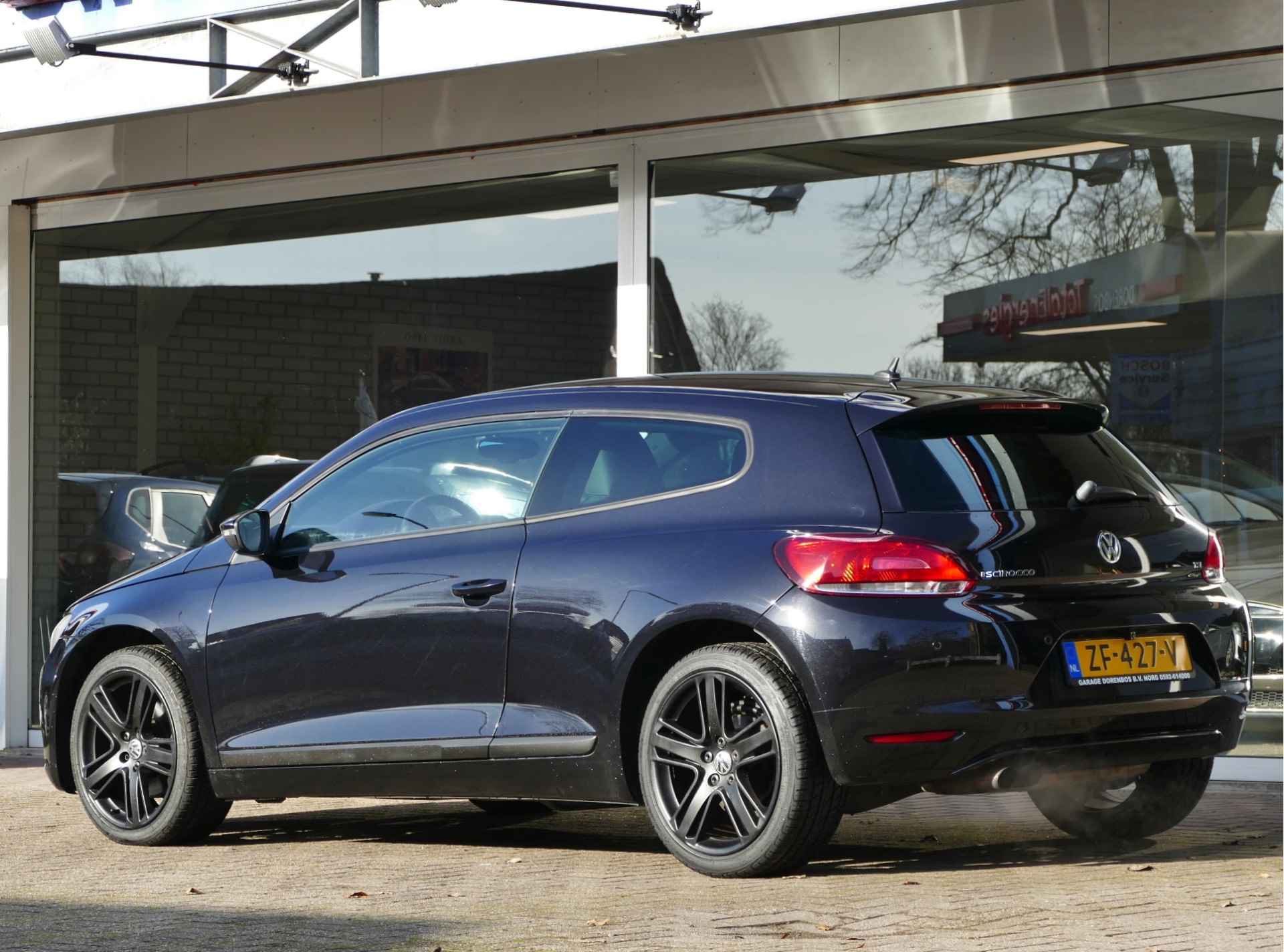 Volkswagen Scirocco 1.4 TSI 160PK AUTOMAAT | 18"velgen | stoelverwarming | cruise control | achteruitrijcamera - 11/42