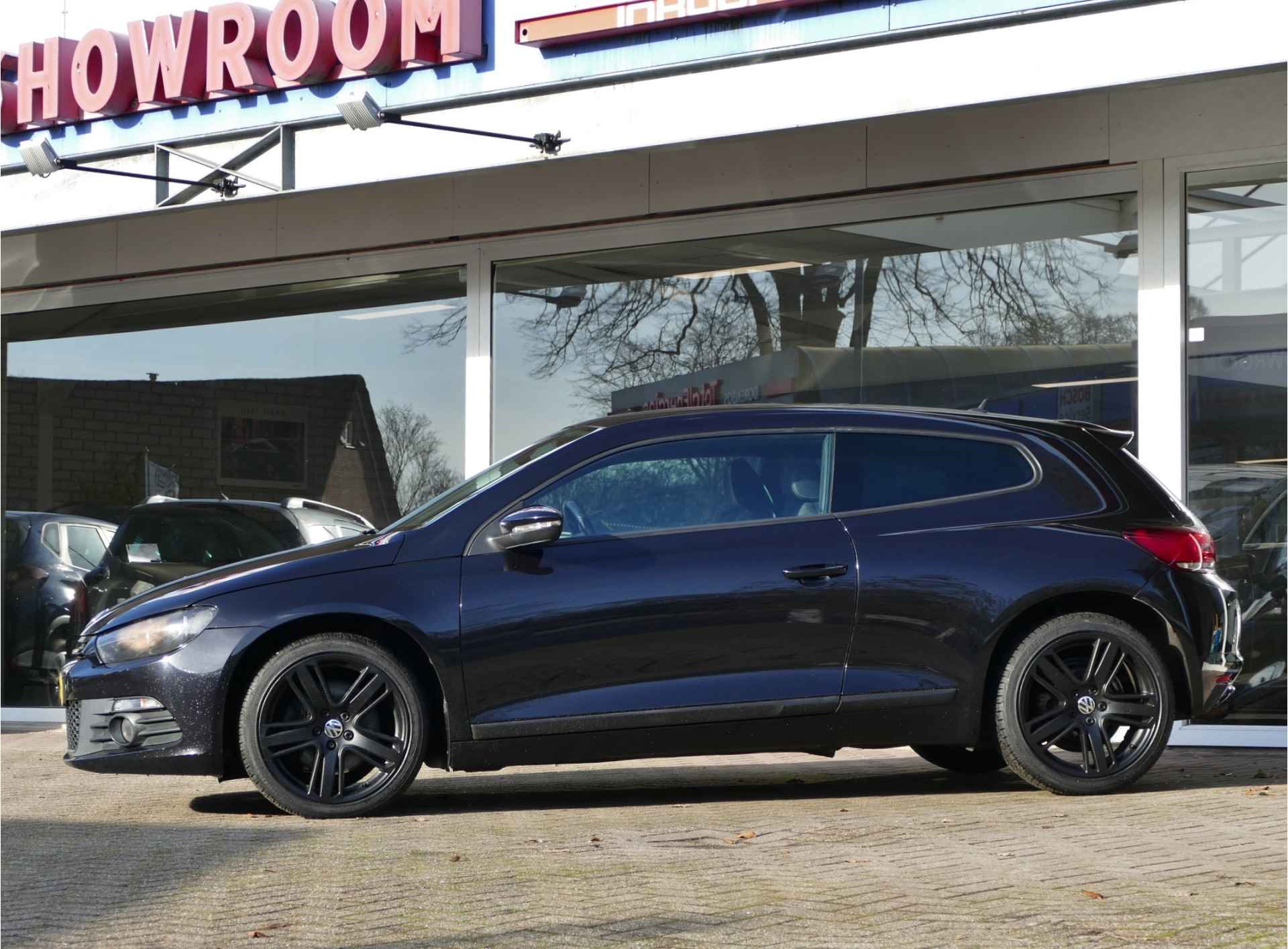 Volkswagen Scirocco 1.4 TSI 160PK AUTOMAAT | 18"velgen | stoelverwarming | cruise control | achteruitrijcamera - 36/42