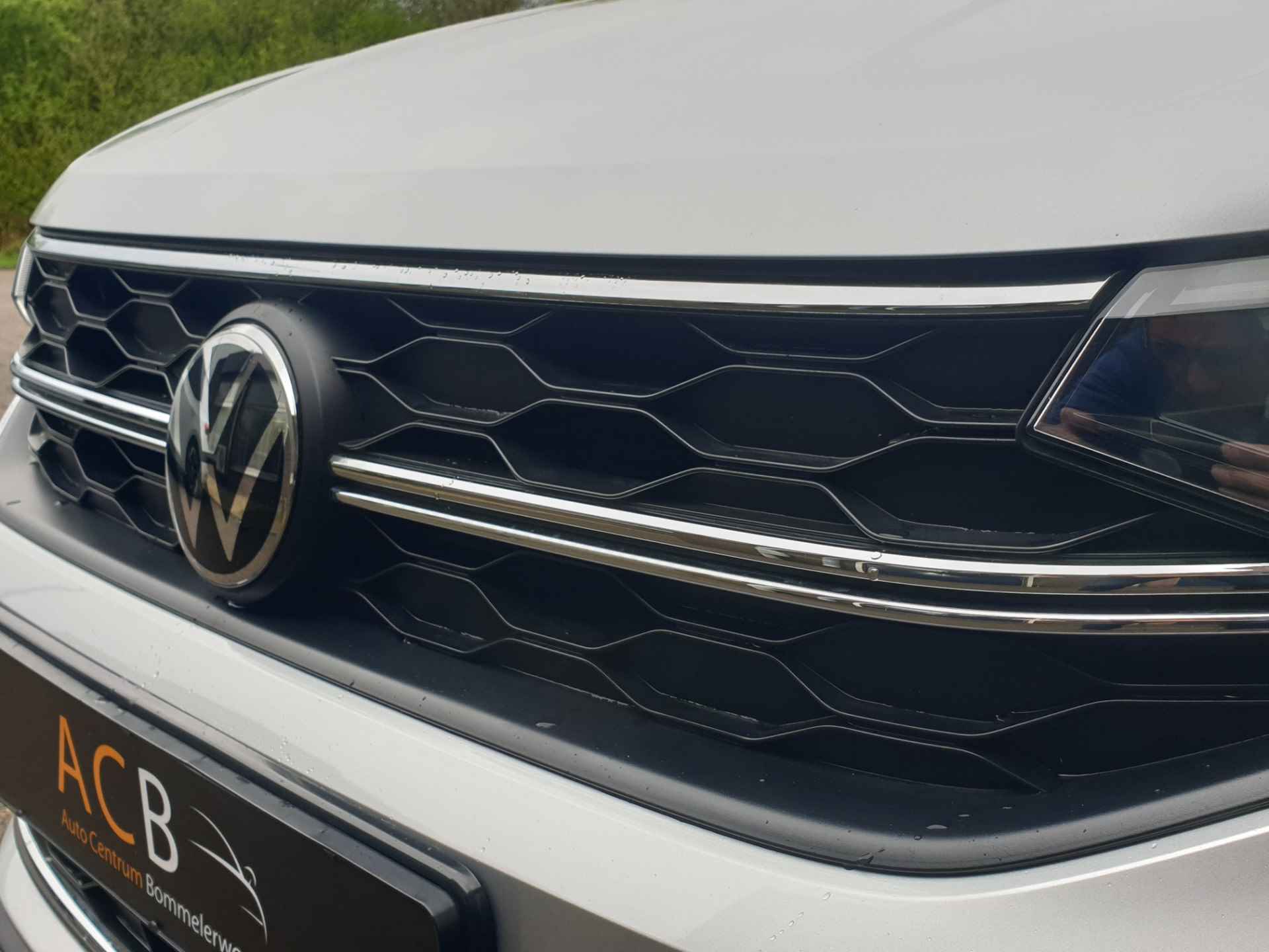 Volkswagen Taigo 1.0 TSI Life / Volle uitvoering. Fabrieksgarantie tot 14-10-2026!! - 33/40