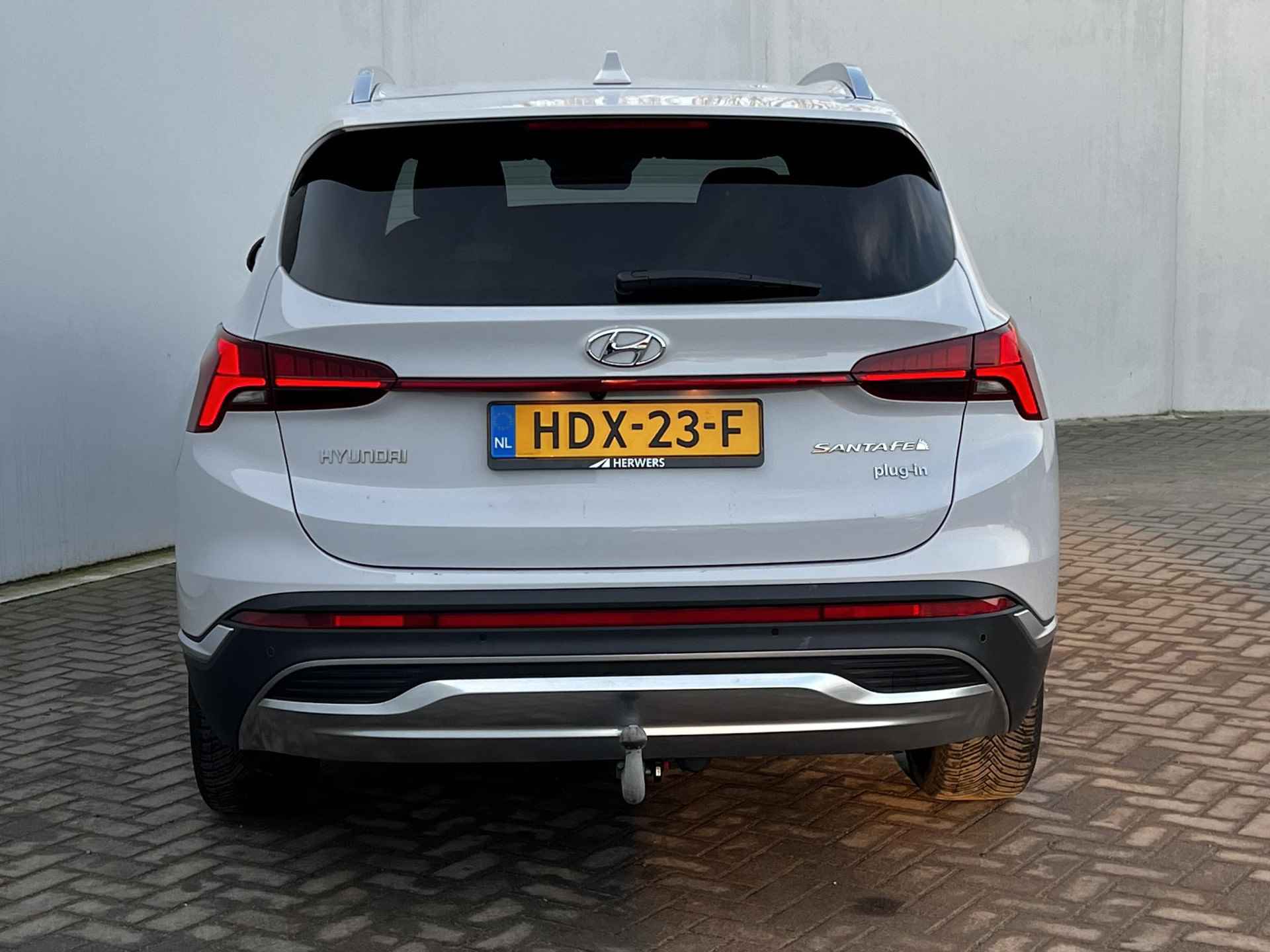 Hyundai Santa Fé 1.6 T-GDI PHEV 4WD 265 Premium 7p. Automaat / 7 persoons / Dealer onderhouden / Afn. trekhaak 1.350 kg / Adapt.CC / Camera 360° / Elektr. klep / - 25/58