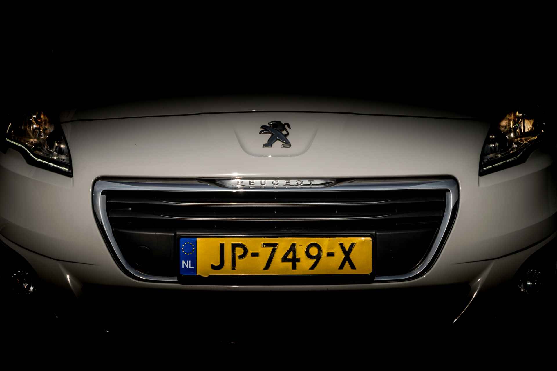 Peugeot 5008 1.2 130 Pk PureTech Blue Lease I Navigatie I Trekhaak I LMV I ECC - 29/31