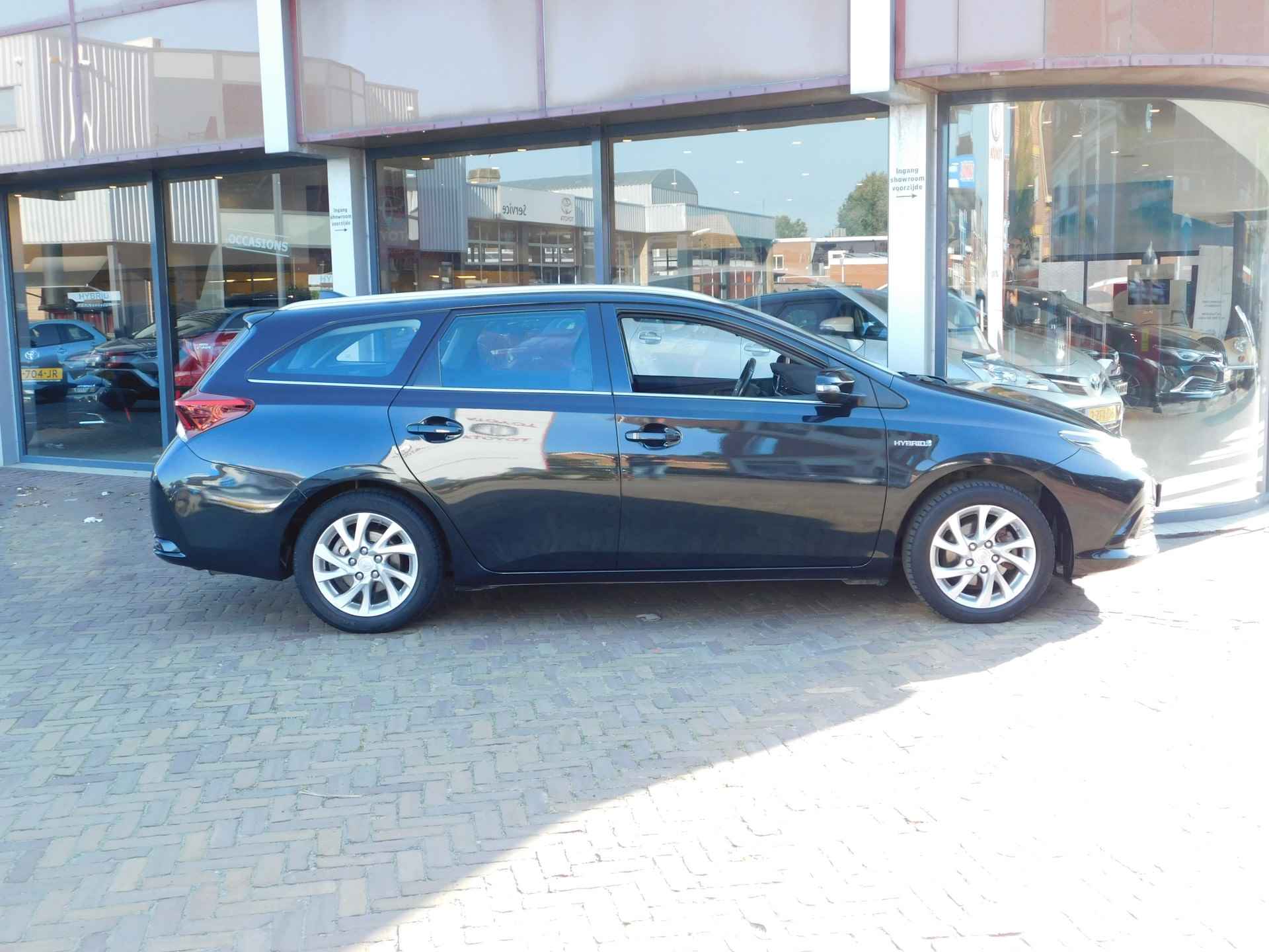 Toyota Auris Touring Sports 1.8 Hybrid Aspiration - 28/34