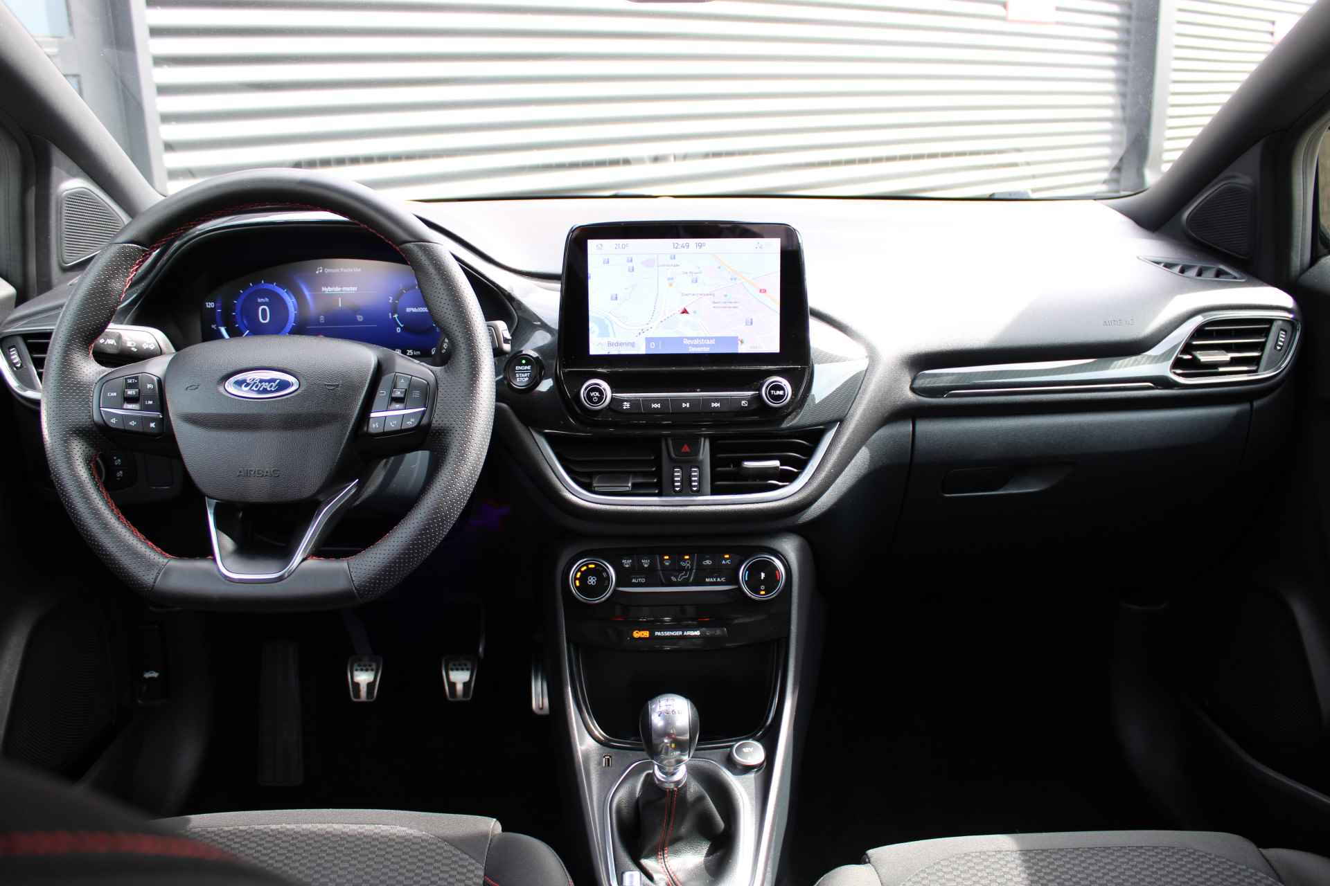 Ford Puma 1.0 EcoBoost Hybrid Titanium / Navigatie / Parkeer sensor / 17'' LMV / DAB / Cruise Control / Climate Control / "Vraag een vrijblijvende offerte aan!" - 5/30