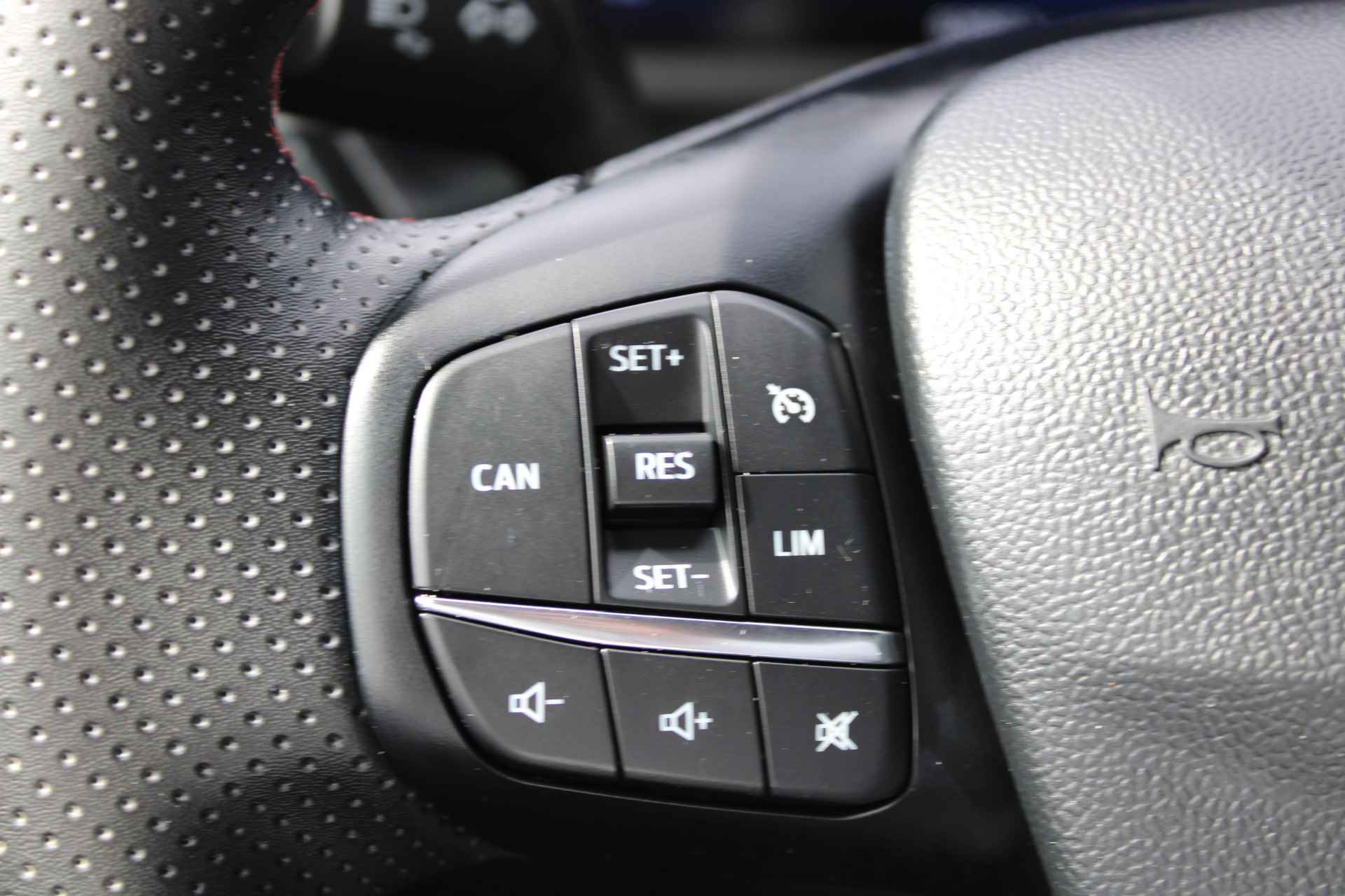 Ford Puma 1.0 EcoBoost Hybrid Titanium / Navigatie / Parkeer sensor / 17'' LMV / DAB / Cruise Control / Climate Control / "Vraag een vrijblijvende offerte aan!" - 17/30