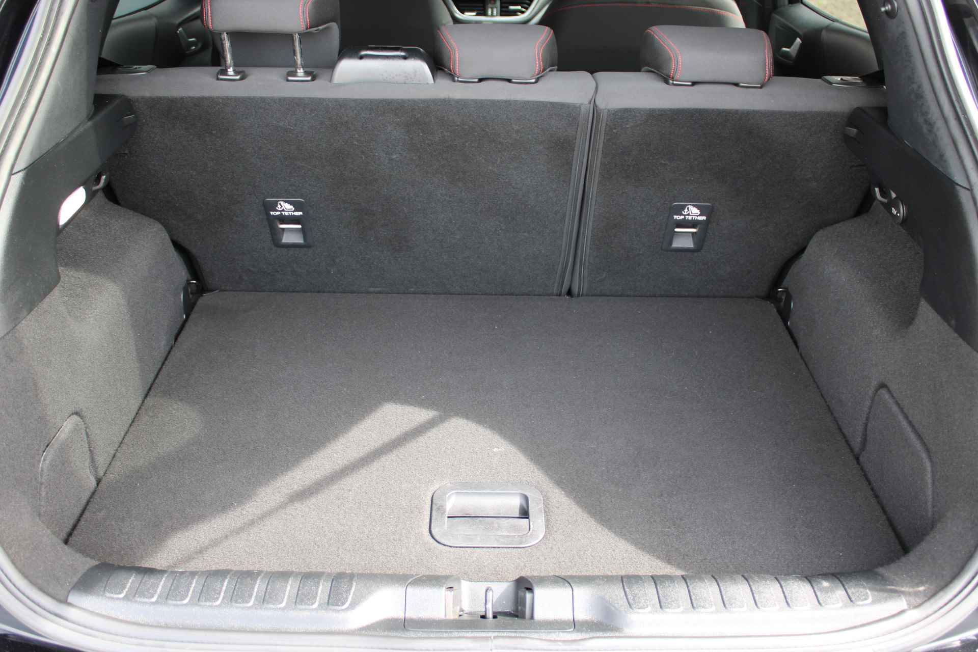 Ford Puma 1.0 EcoBoost Hybrid Titanium / Navigatie / Parkeer sensor / 17'' LMV / DAB / Cruise Control / Climate Control / "Vraag een vrijblijvende offerte aan!" - 28/30