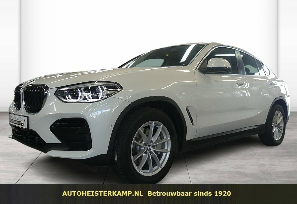 BMW X4 xDrive30i 252 PK ACC Panoramadak Head-Up Trekhaak Sportstoelen