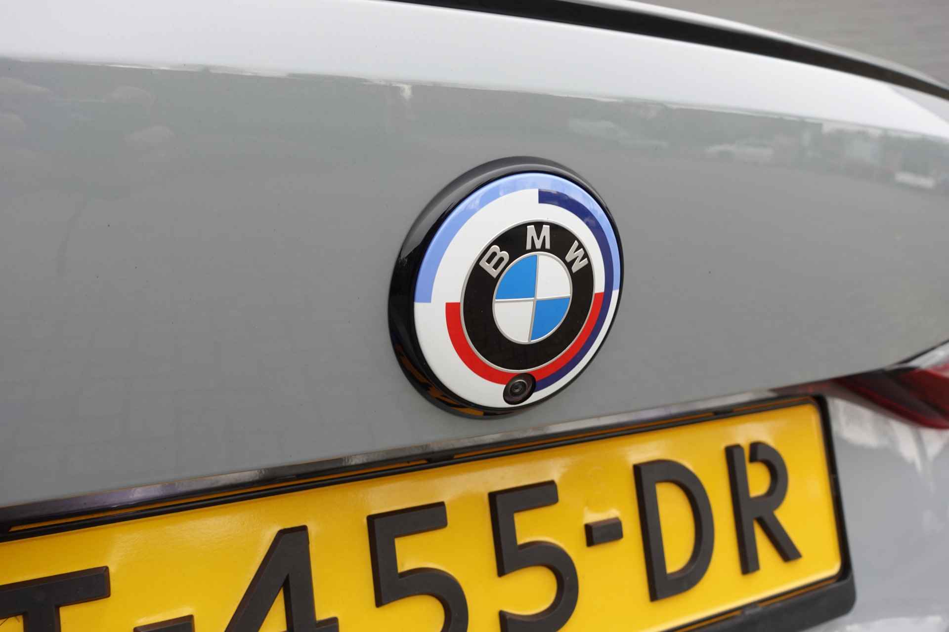 BMW i4 M50 High Executive 84 kWh | SCHUIF/ KANTEL- DAK | HARMAN KARDON AUDIO | TREKHAAK | VOL- OPTIES! - 13/59