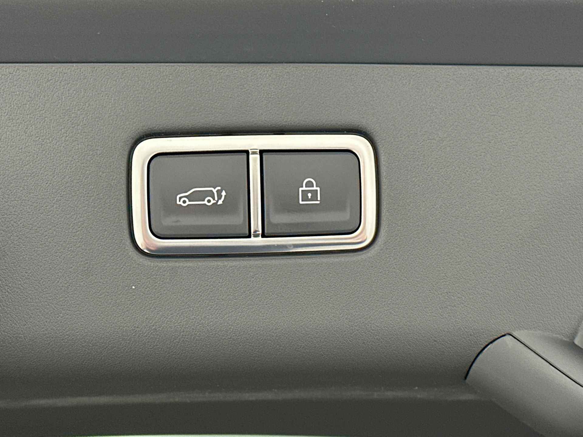 Kia EV9 Launch Edition GT-Line AWD 99.8 kWh | Automaat | Stuurverwarming | Stoelverwarming | Stoelmassage | 2500 kg trekgewicht! | **BESCHIKBAAR VANAF 1 MEI 2024 ** - 37/44