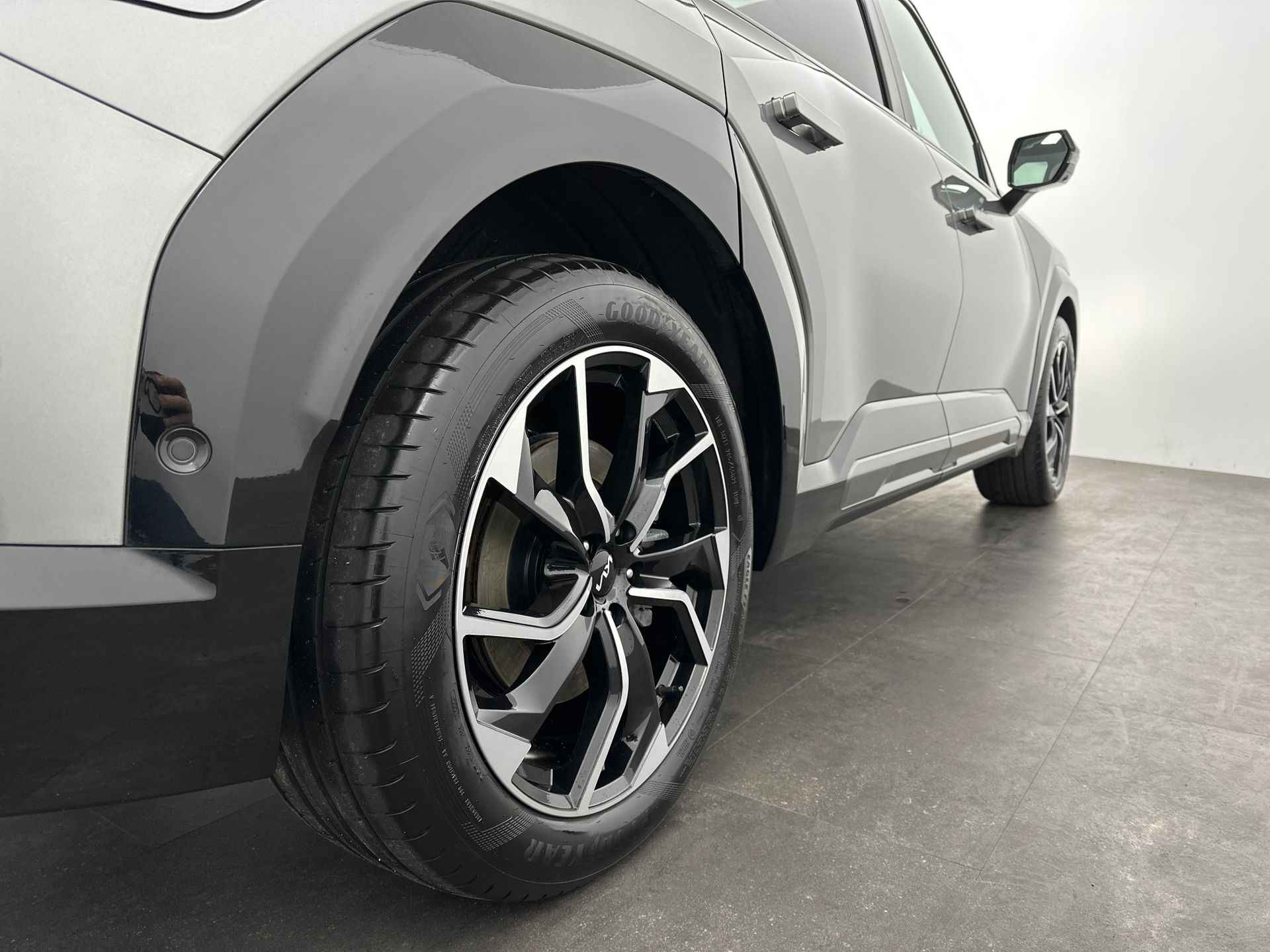 Kia EV9 Launch Edition GT-Line AWD 99.8 kWh | Automaat | Stuurverwarming | Stoelverwarming | Stoelmassage | 2500 kg trekgewicht! | - 38/44