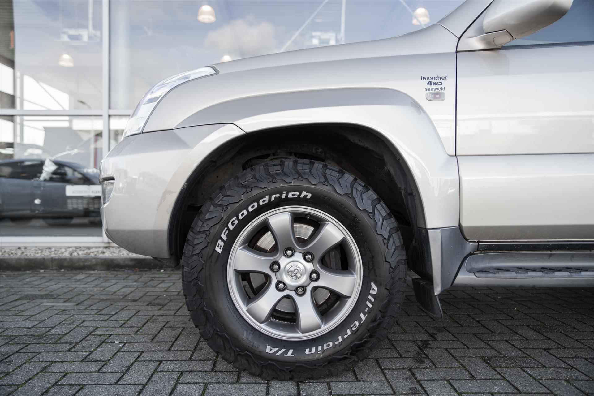 Toyota Land Cruiser 120 3.0 D-4D VX - 12/36