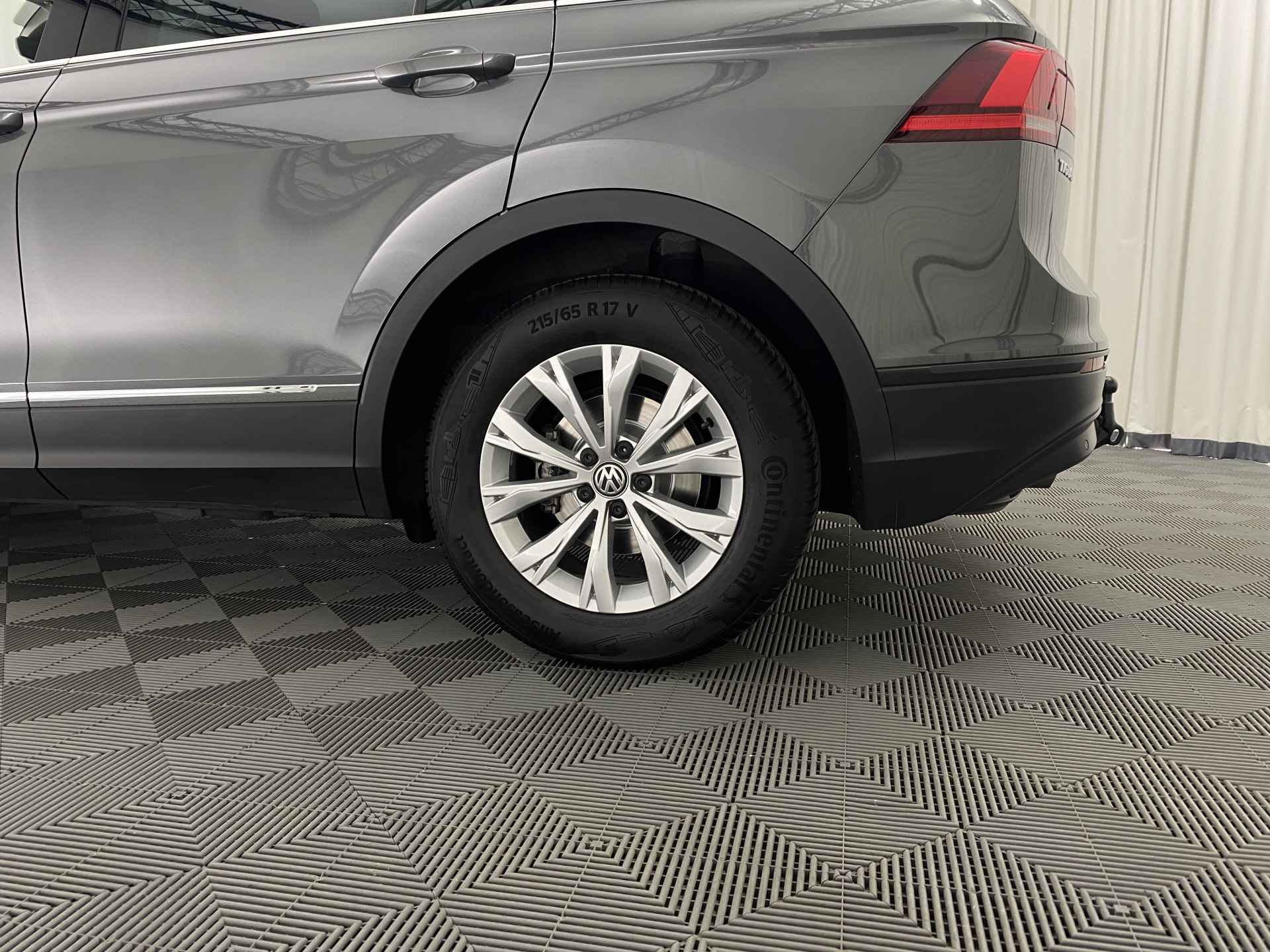 Volkswagen Tiguan 1.4 TSI ACT Comfortline Automaat | Navi | ACC | PDC | Climate Control | Trekhaak | - 32/36