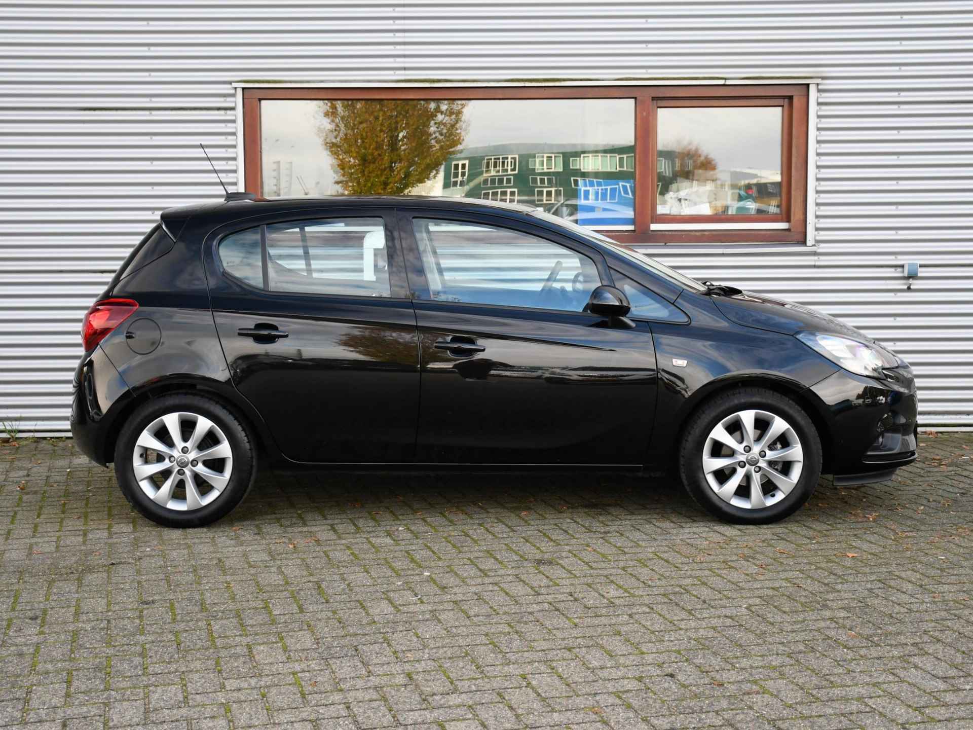 Opel Corsa Favourite 1.4 90pk 6.967KM | 100% OPEL ONDERHOUDEN | 16''LM | DAN | NAVI | APPLE-CARPLAY - 3/29