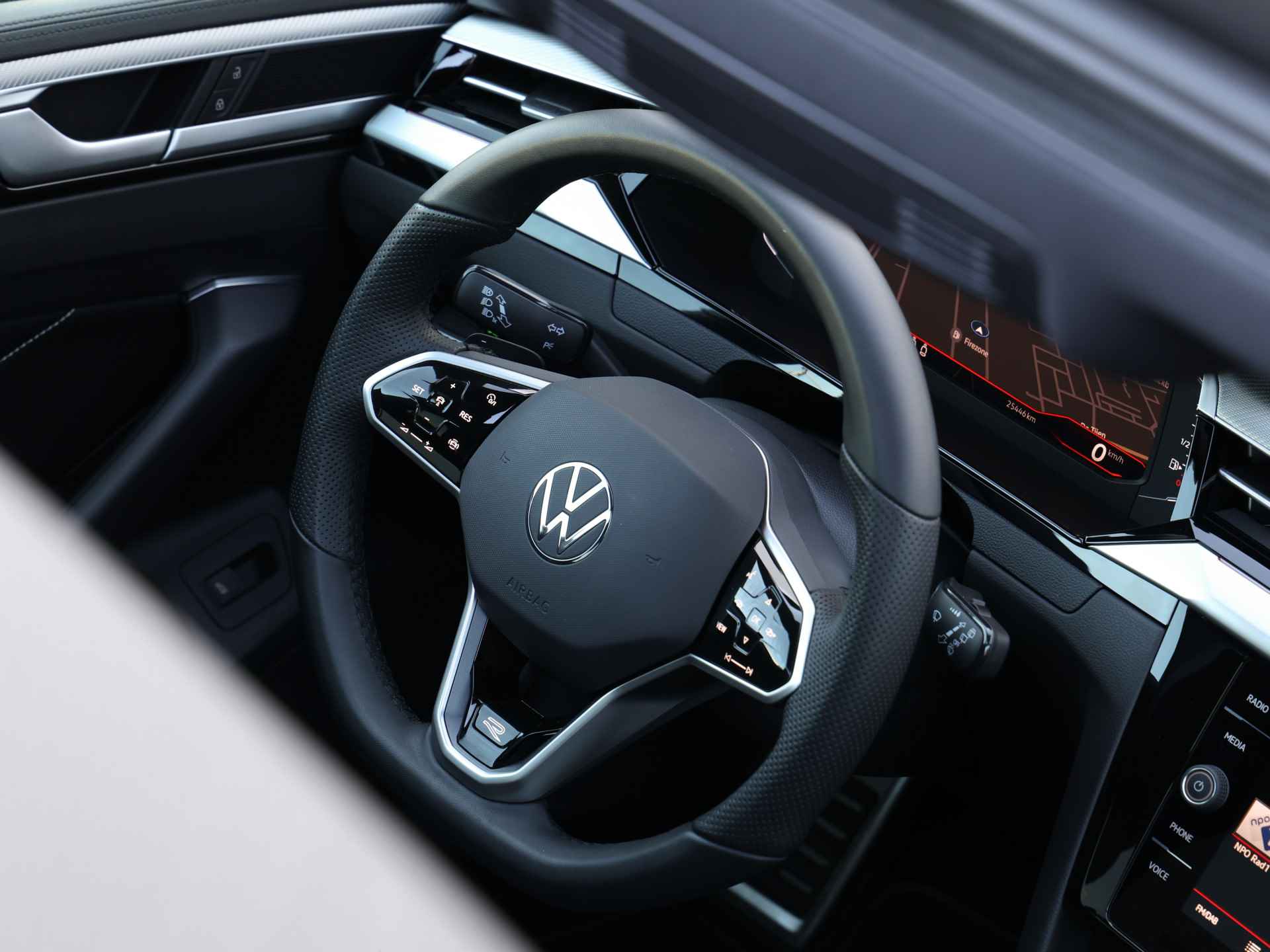 Volkswagen Arteon Shooting Brake 2.0 TSI R-Line Business 190PK DSG | Panoramadak | Keyless | LED | Navigatie | Digitaal Dashboard - 21/45