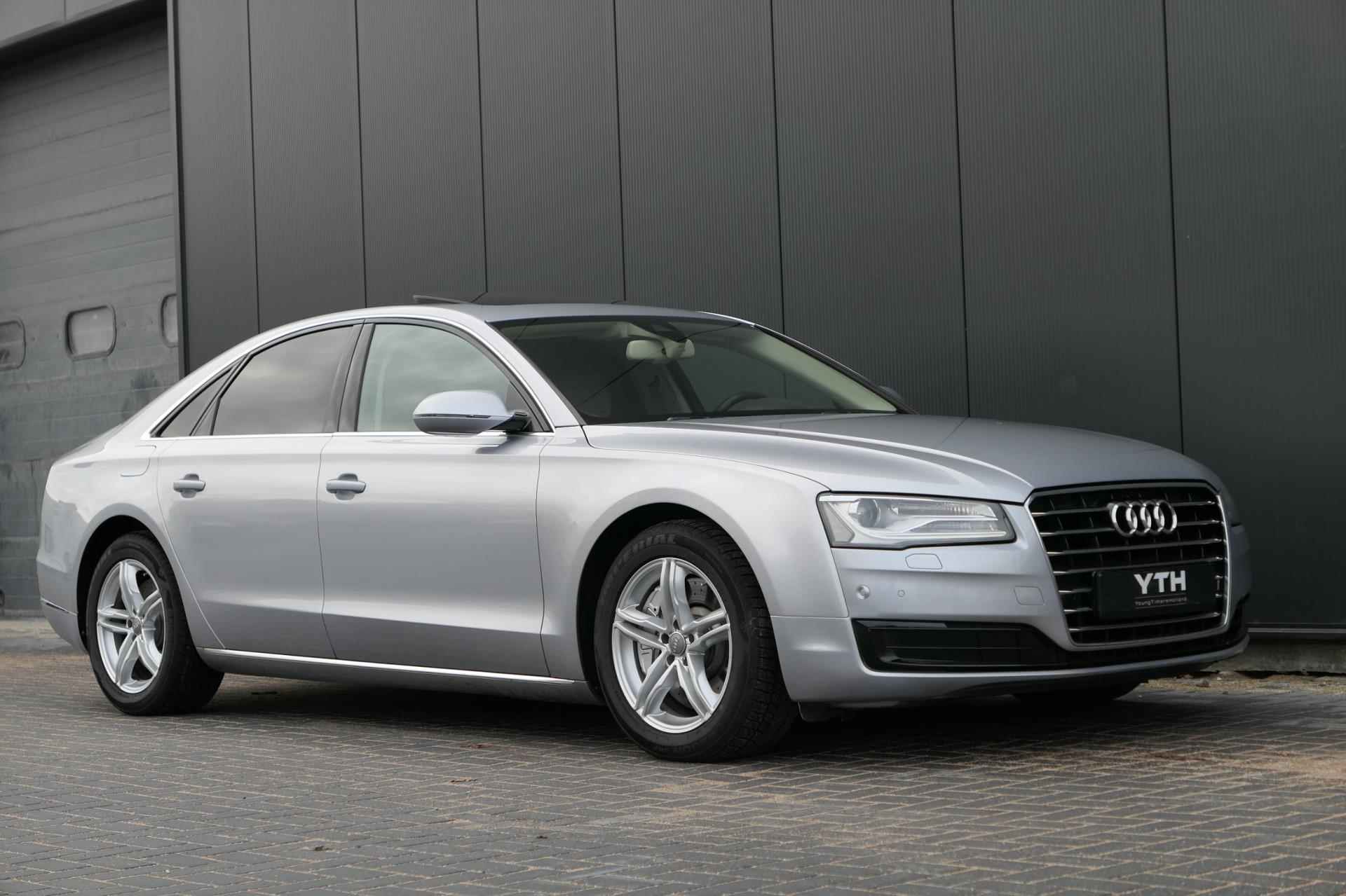 Audi A8 4.0 TFSI quattro Pro Line+ Schuifdak TV Leder Privacy Memory Luchtvering - 2/23