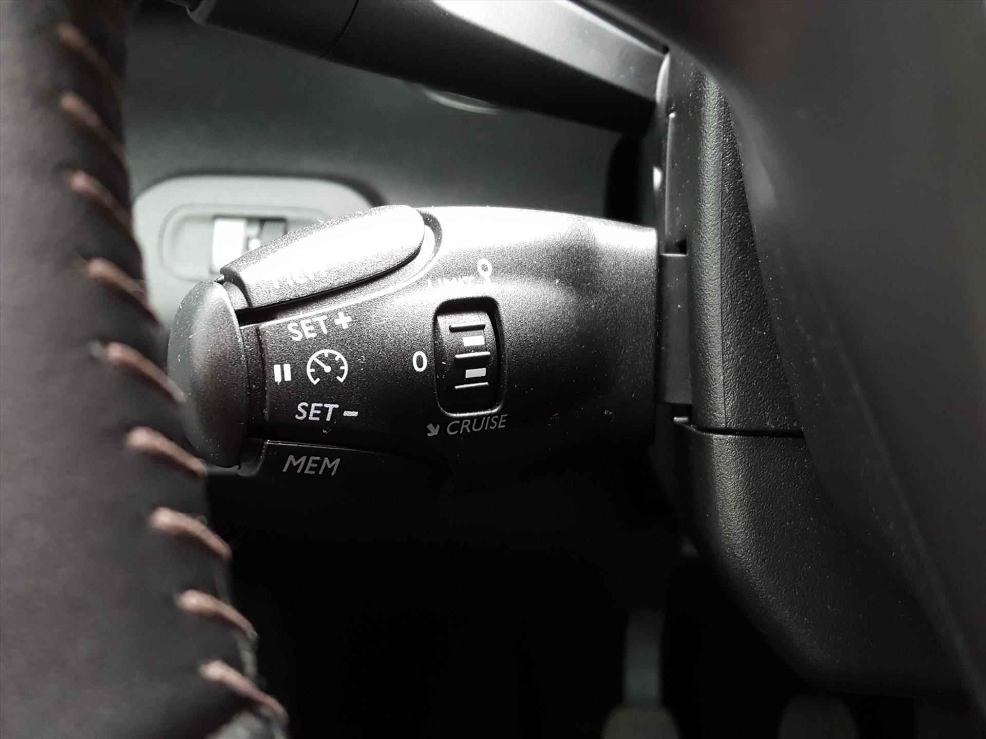 PEUGEOT Rifter 1.2 PureTech 110pk S&S Active AIRCO | Cruise control | Bluetooth | Navigatie via Apple Carplay & Android auto | 2 zijschuifdeuren - 22/53