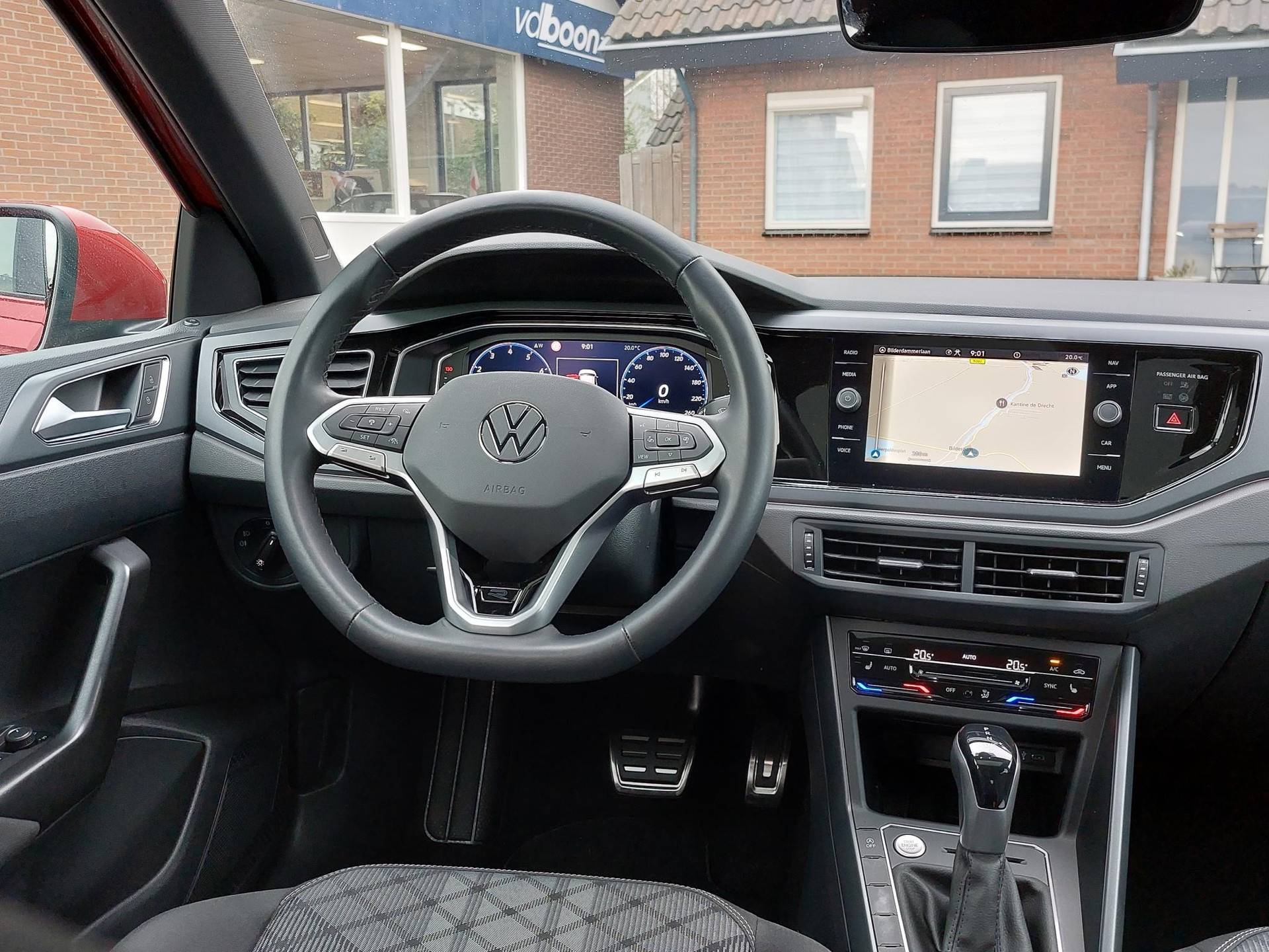 Volkswagen Taigo 1.0 TSI R-Line AUTOMAAT | NAVI | OPEN DAK NL-auto-rijklaarprijs!! - 4/38