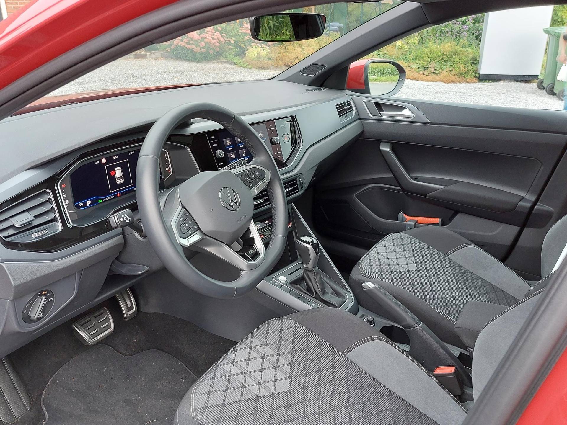 Volkswagen Taigo 1.0 TSI R-Line AUTOMAAT | NAVI | OPEN DAK NL-auto-rijklaarprijs!! - 5/38