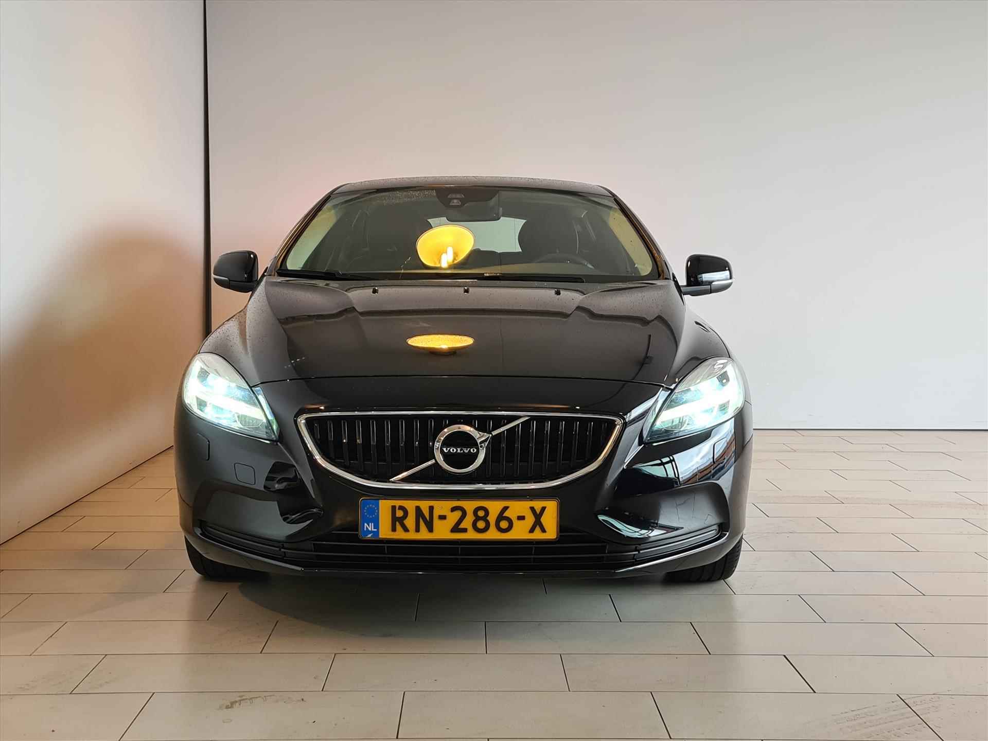 VOLVO V40 2.0 T2 122PK Nordic+ STOELV NAVI LED PDC - 9/29