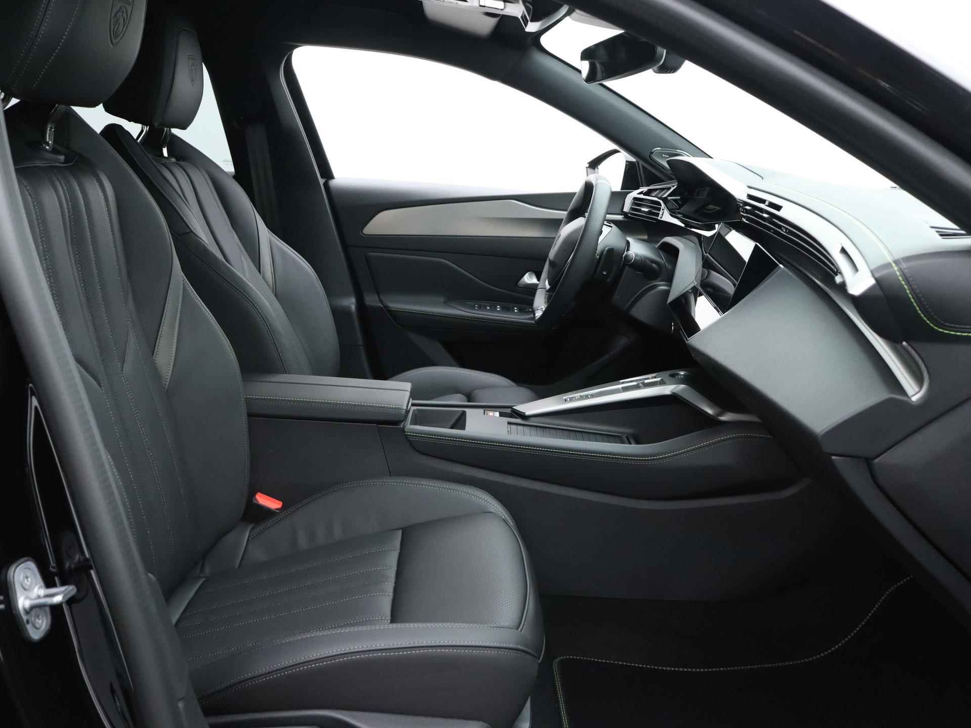 Peugeot 308 SW Hybrid GT 225pk Automaat | Navigatie | Camera | Lederen Bekleding | Adaptieve Cruise Control | Elektrisch Bedienbare Achterklep - 19/38