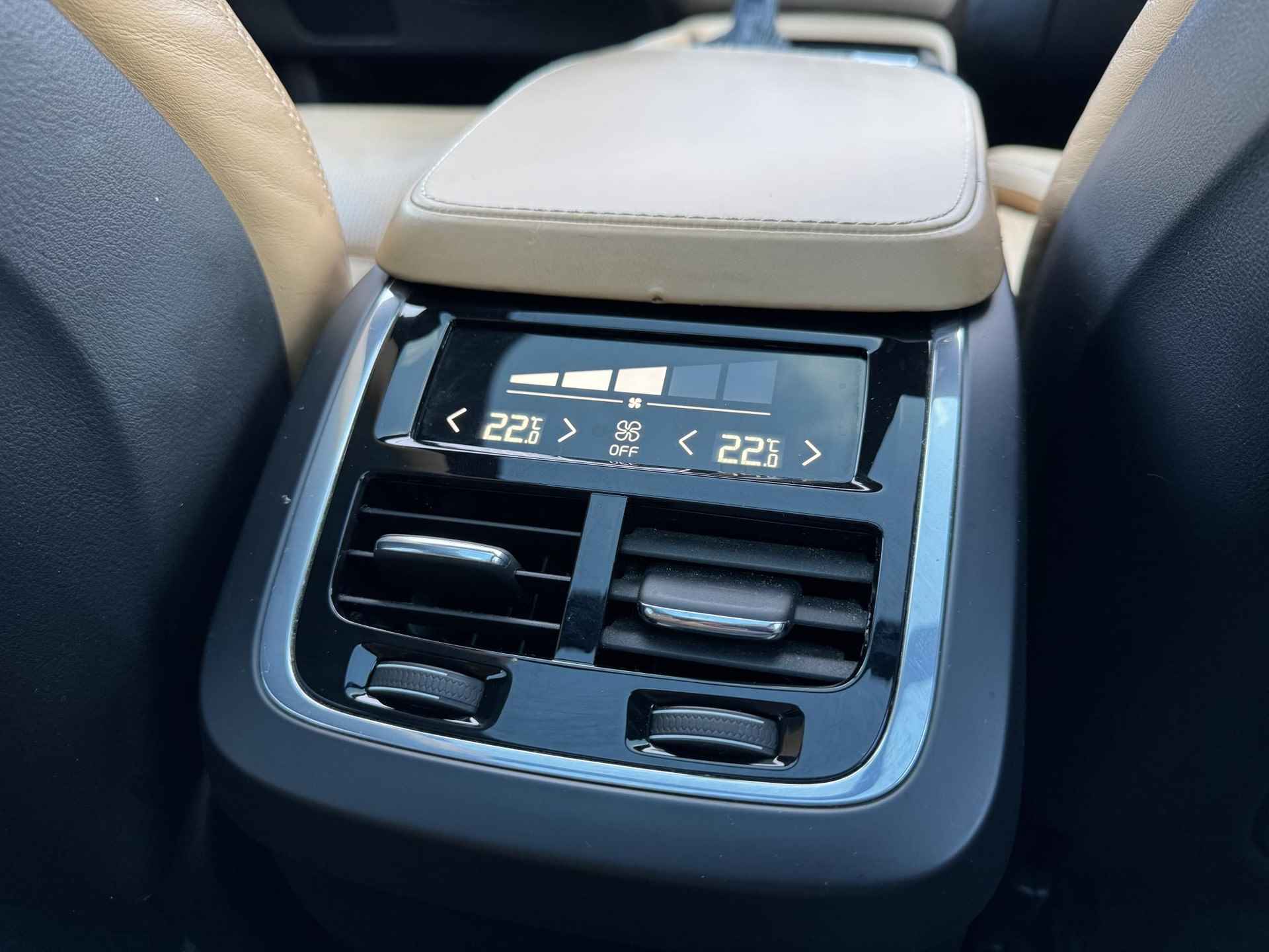 Volvo XC90 T6 AWD Inscription 320 PK| Luchtvering | Bowers & Wilkins audio | Head-up Display | Carplay | 360º Camera | Elektr. Panoramadak - 28/30