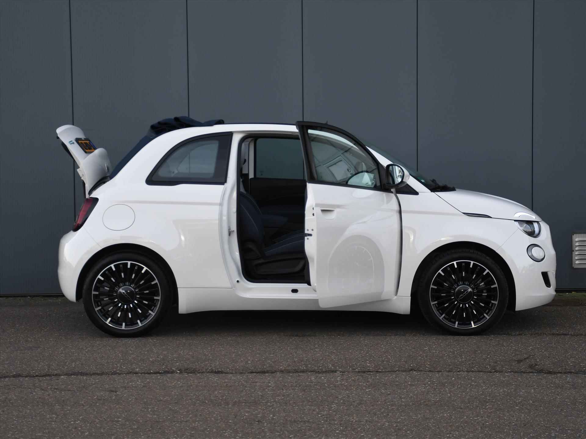 Fiat 500C Cabrio Icon 42kWh 118pk Automaat STOELVERWARMING | NAVI | CRUISE | CLIMA | KEYLESS ENTRY | 17''LM - 30/31