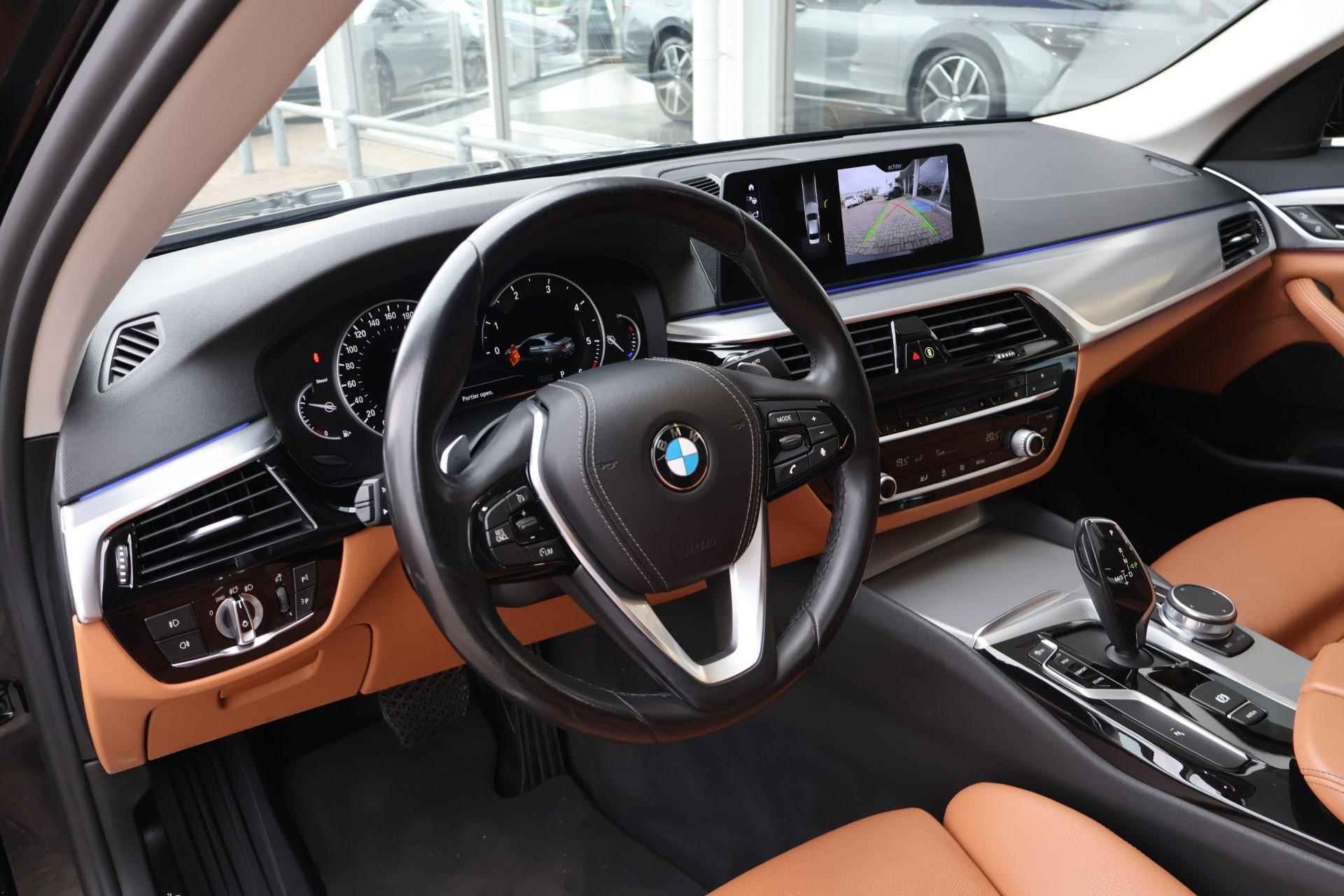 BMW 5-serie 520d 190pk High Executive Sportline | Navigatie | Schuif-/ Kanteldak | Camera | Leder - 13/41