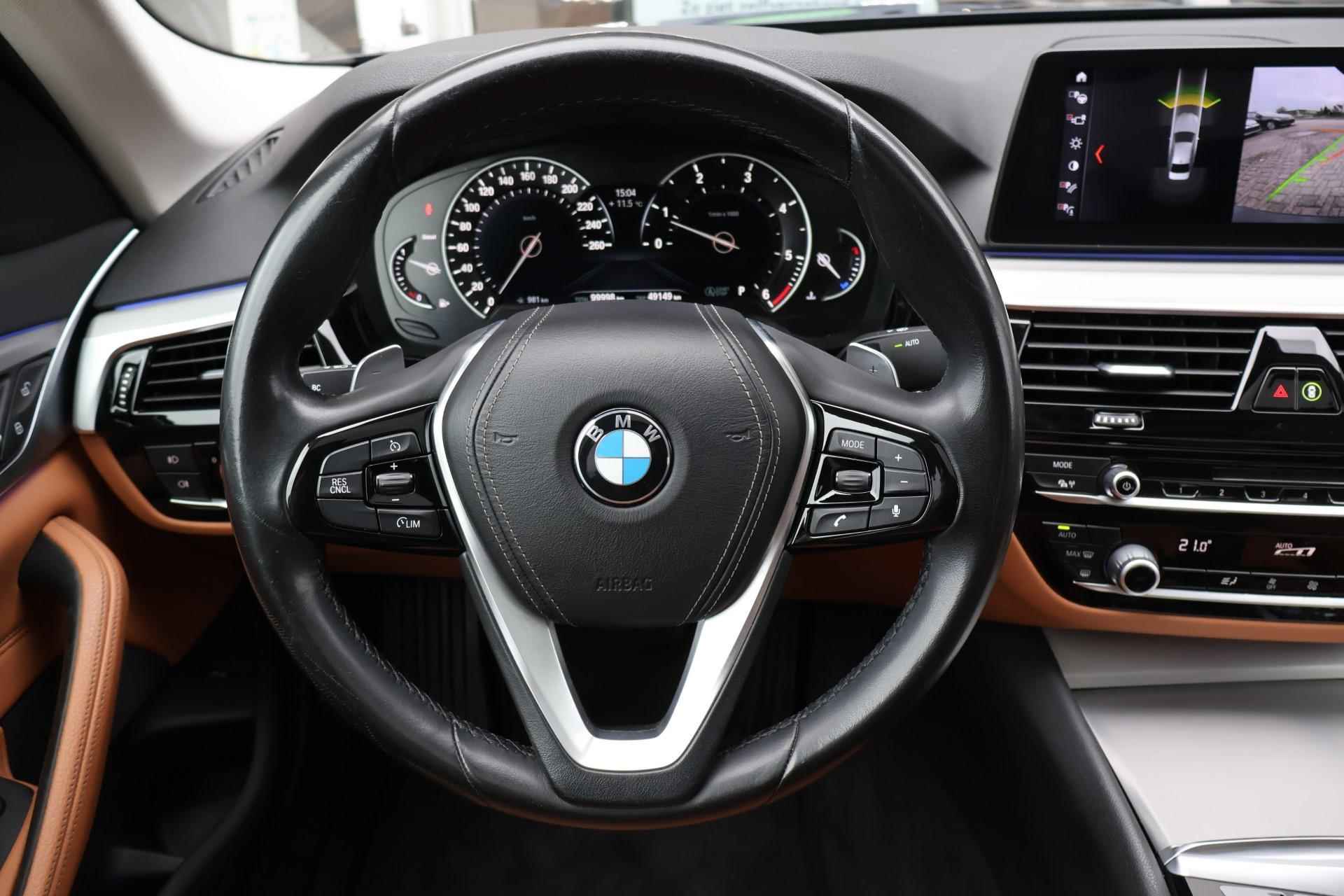 BMW 5-serie 520d 190pk High Executive Sportline | Navigatie | Schuif-/ Kanteldak | Camera | Leder - 19/41