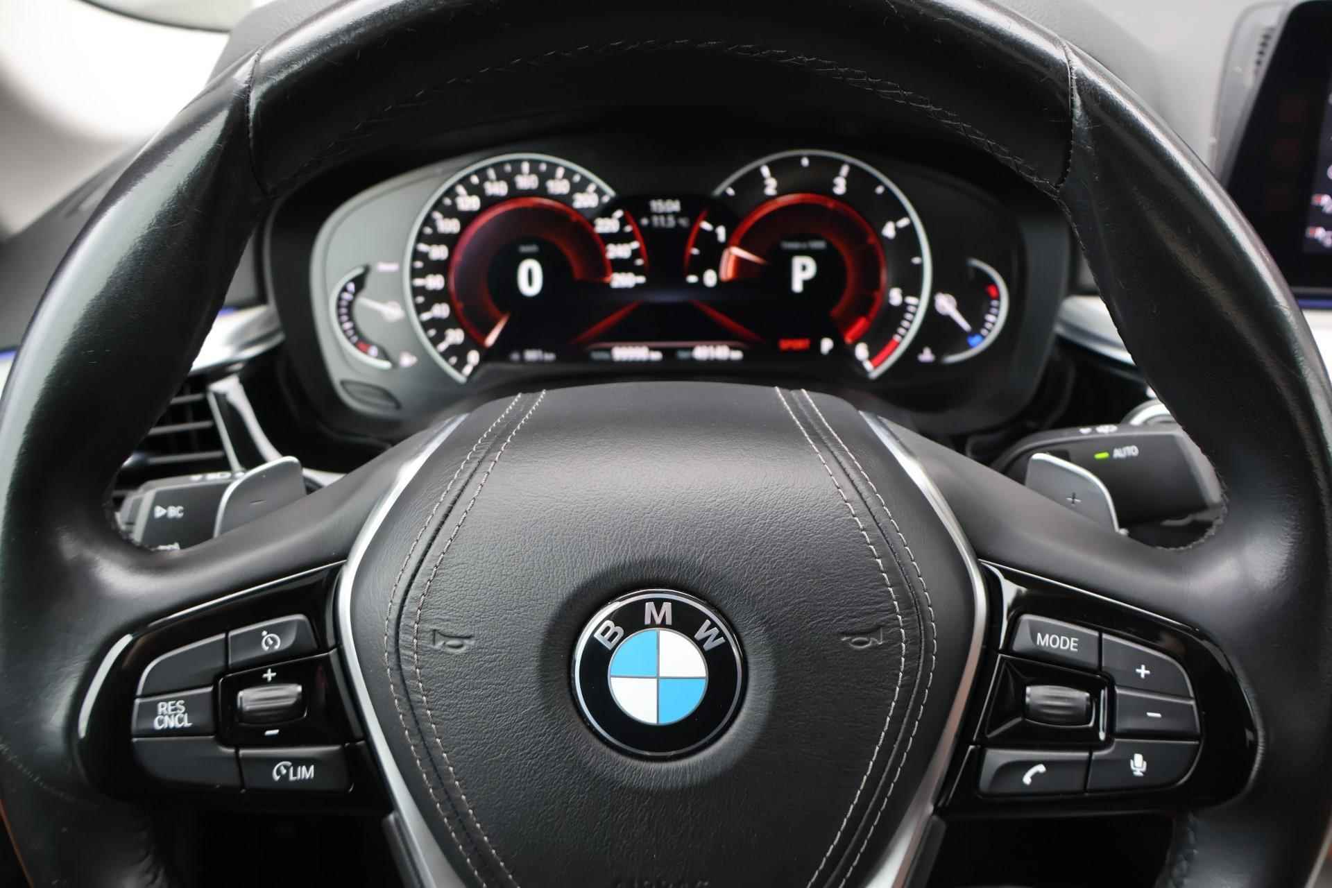 BMW 5-serie 520d 190pk High Executive Sportline | Navigatie | Schuif-/ Kanteldak | Camera | Leder - 20/41